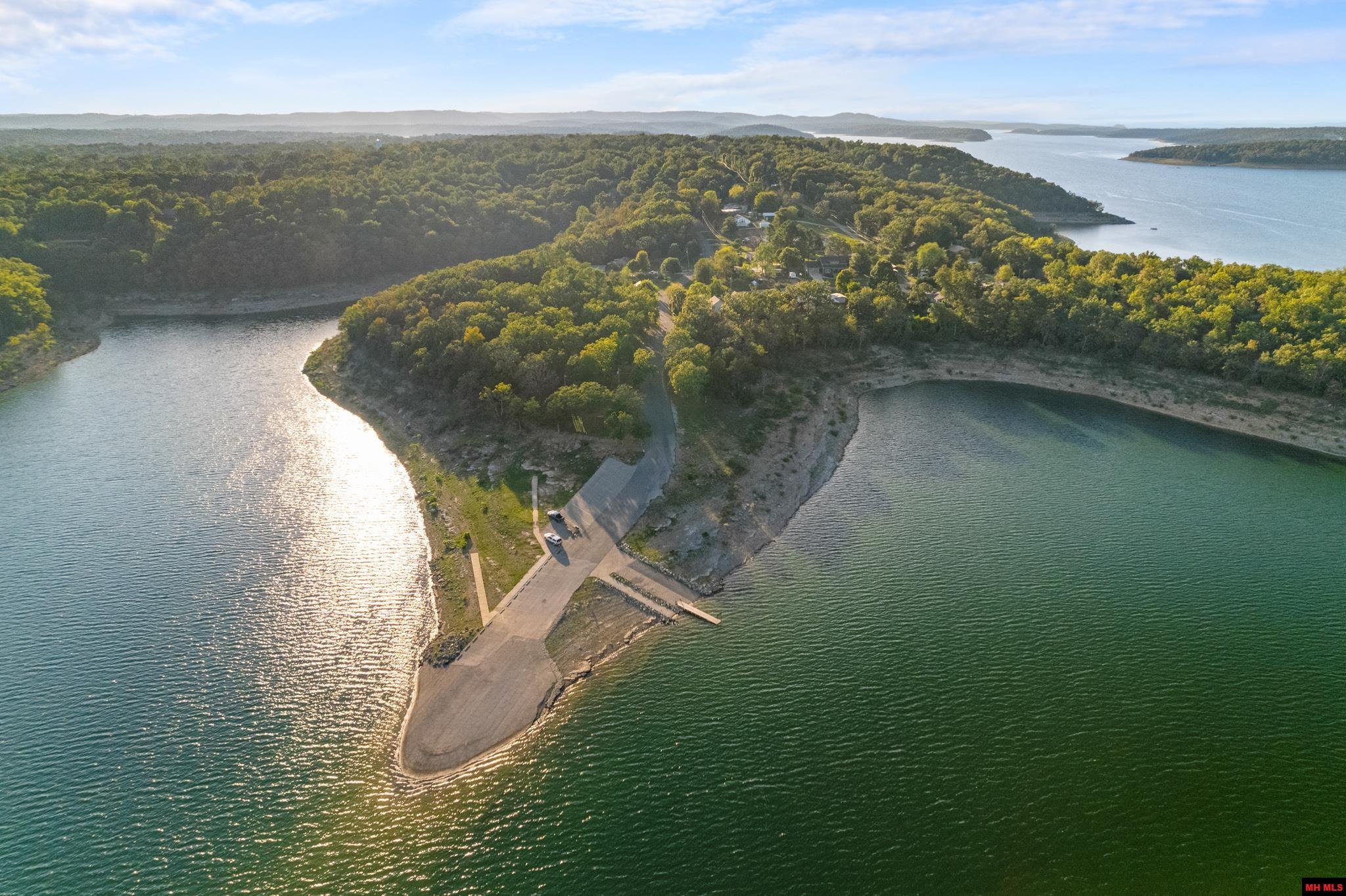 304 BROWNS BEACH ROAD Bull Shoals, AR 72619