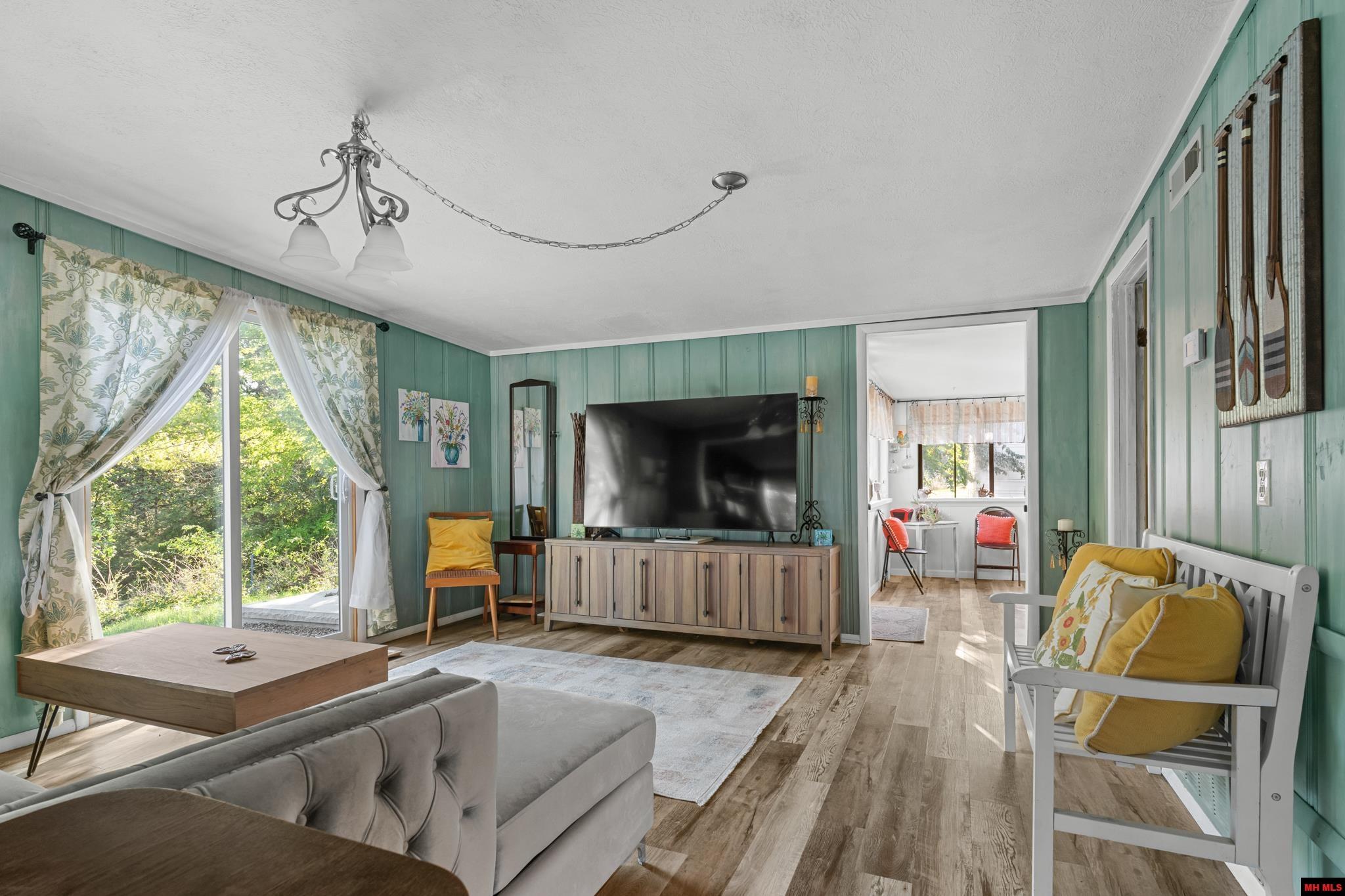 304 BROWNS BEACH ROAD Bull Shoals, AR 72619