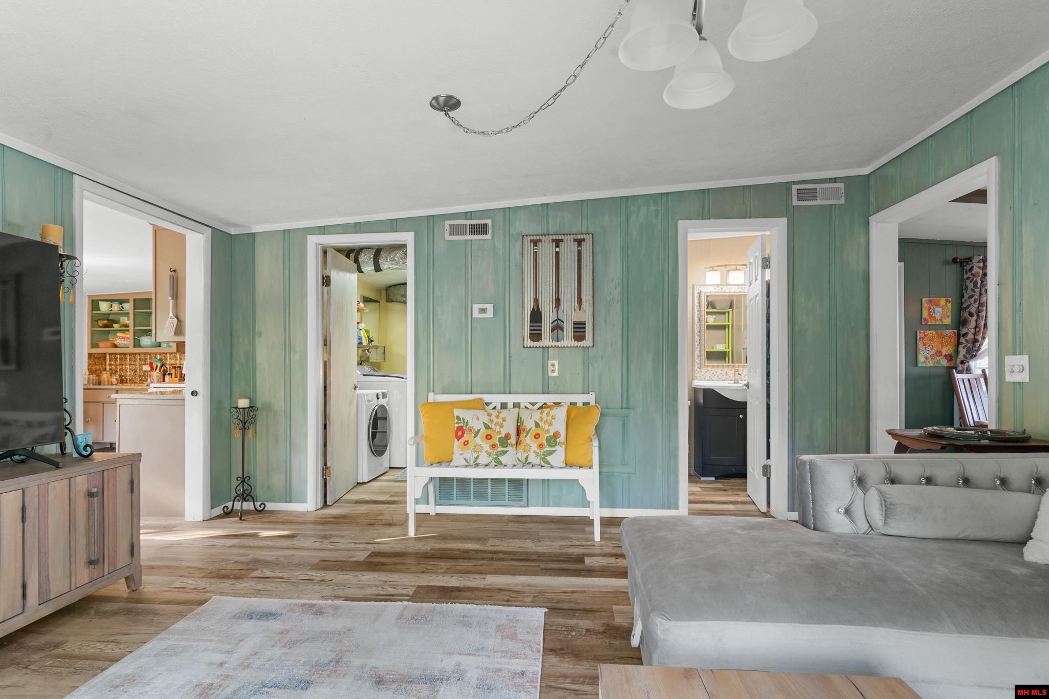 304 BROWNS BEACH ROAD Bull Shoals, AR 72619