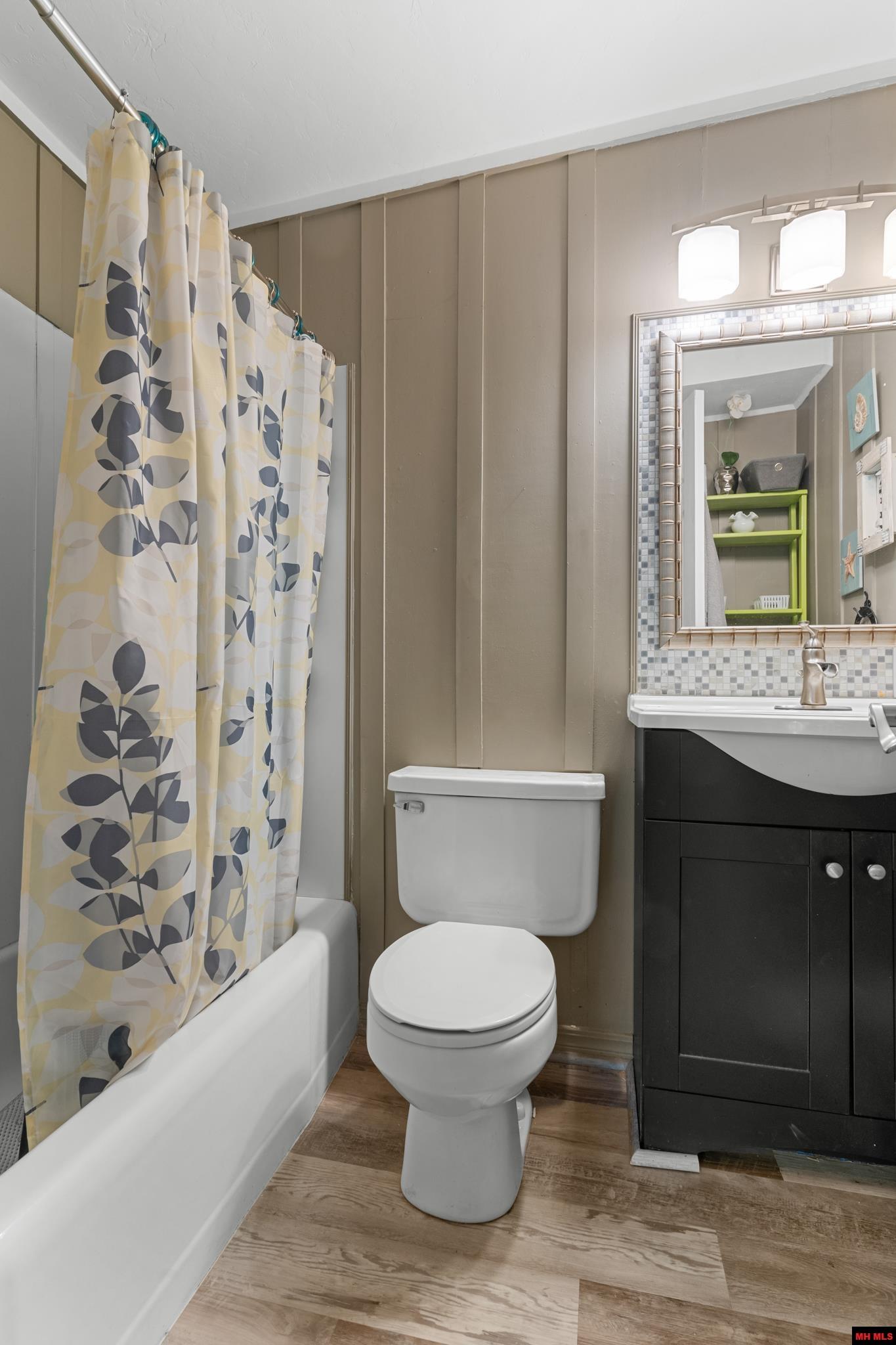 304 BROWNS BEACH ROAD Bull Shoals, AR 72619