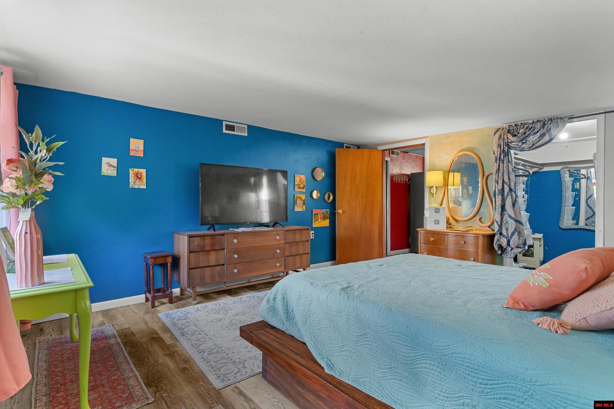 304 BROWNS BEACH ROAD Bull Shoals, AR 72619