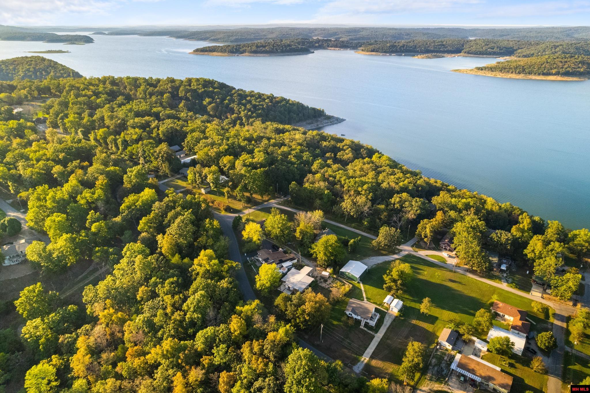 304 BROWNS BEACH ROAD Bull Shoals, AR 72619