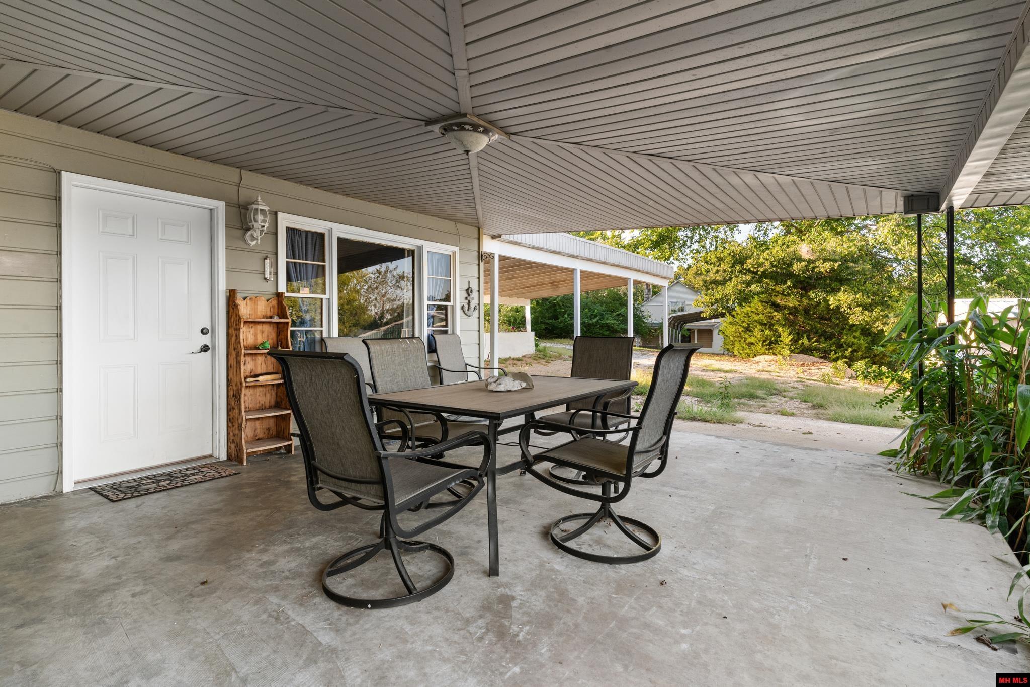 304 BROWNS BEACH ROAD Bull Shoals, AR 72619