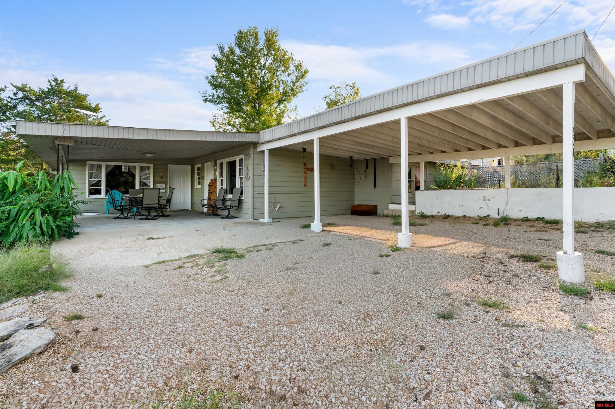 304 BROWNS BEACH ROAD Bull Shoals, AR 72619