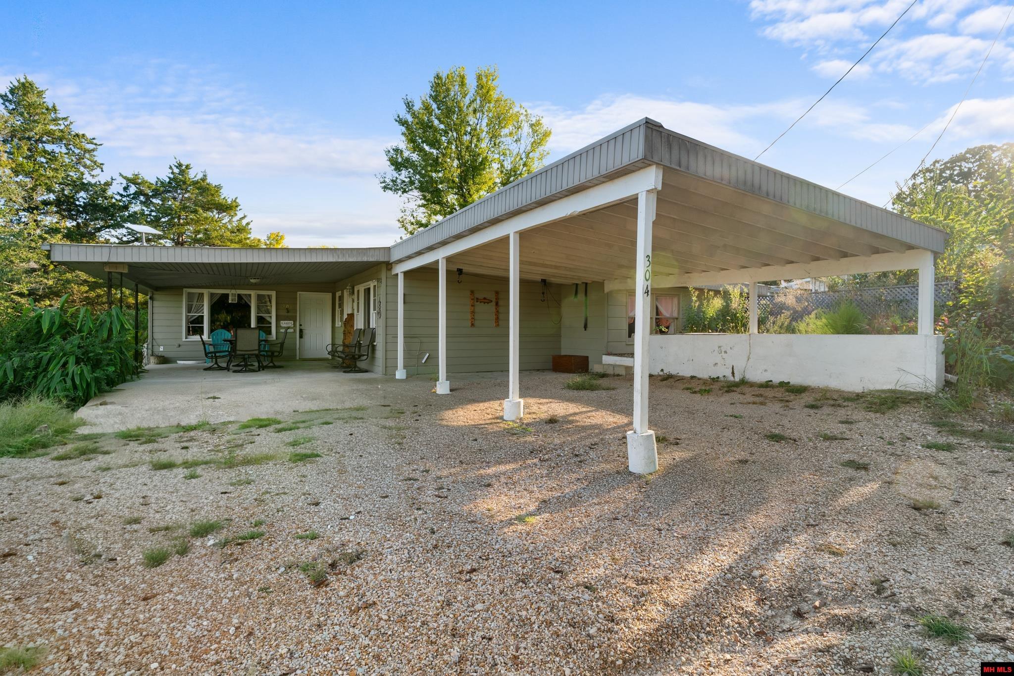 304 BROWNS BEACH ROAD Bull Shoals, AR 72619