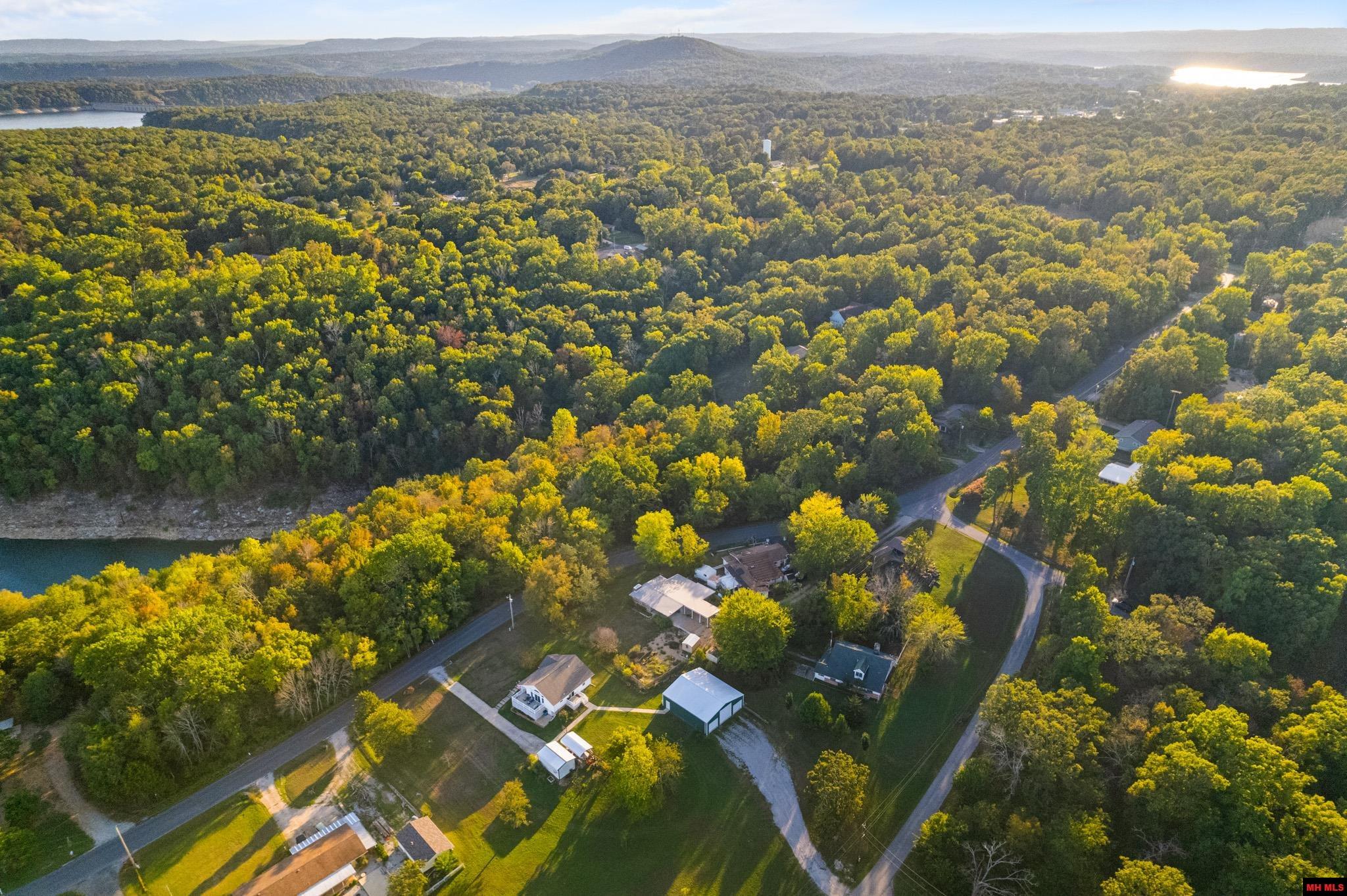 304 BROWNS BEACH ROAD Bull Shoals, AR 72619