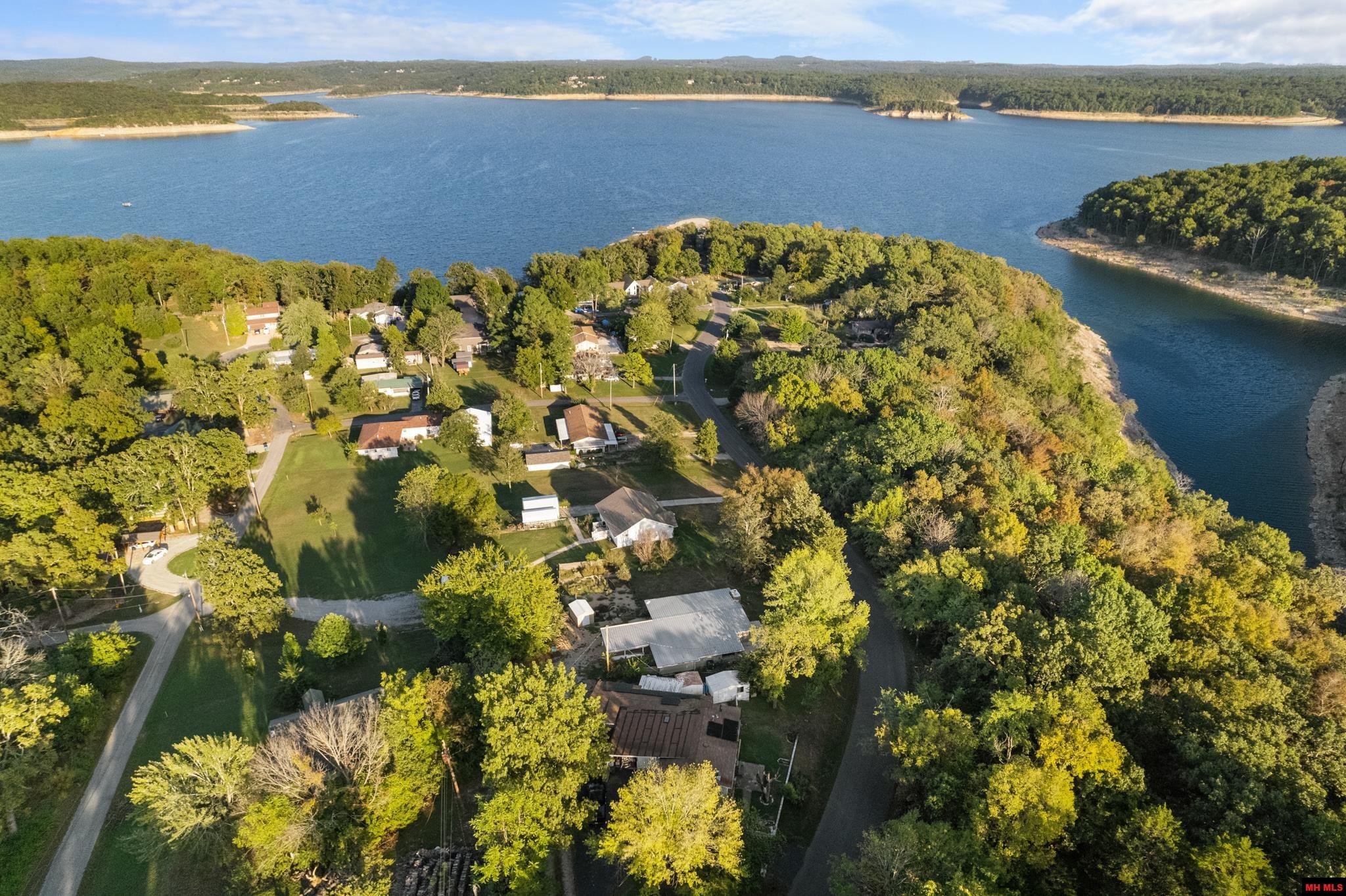 304 BROWNS BEACH ROAD Bull Shoals, AR 72619