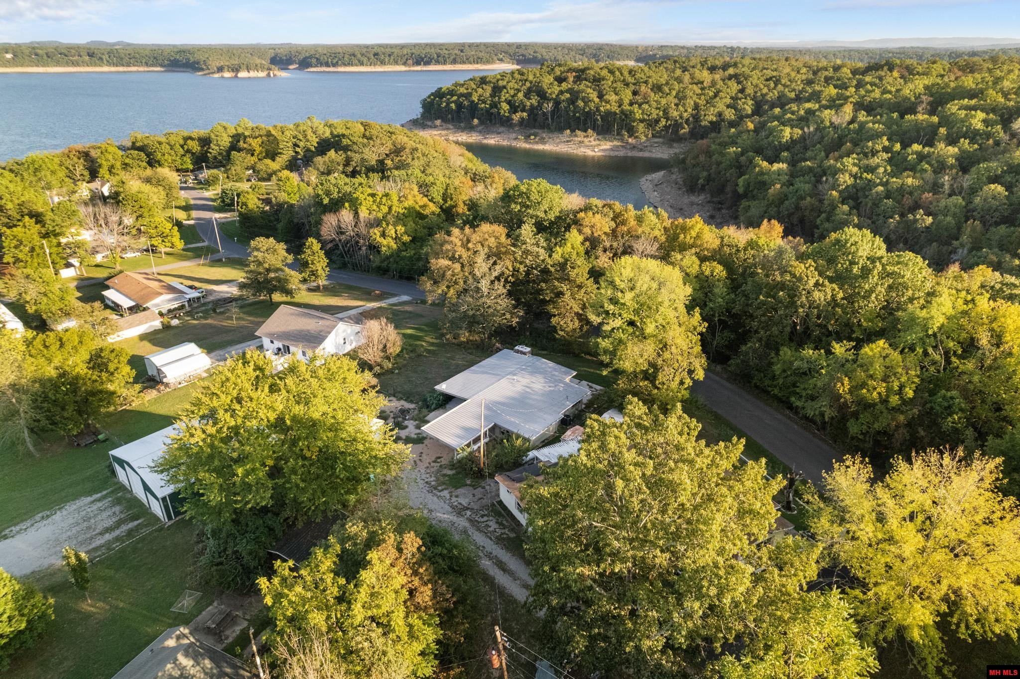 304 BROWNS BEACH ROAD Bull Shoals, AR 72619