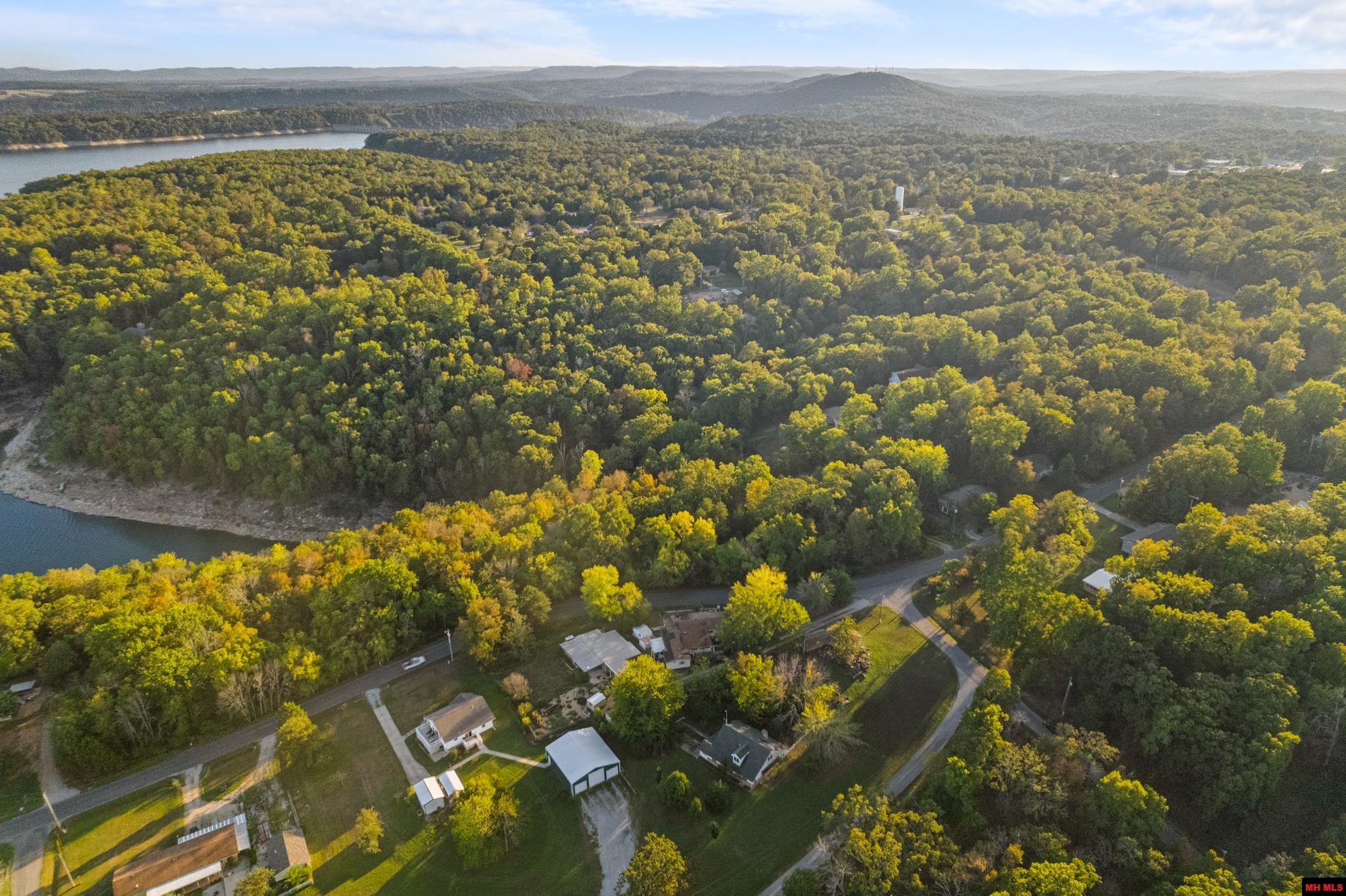 304 BROWNS BEACH ROAD Bull Shoals, AR 72619