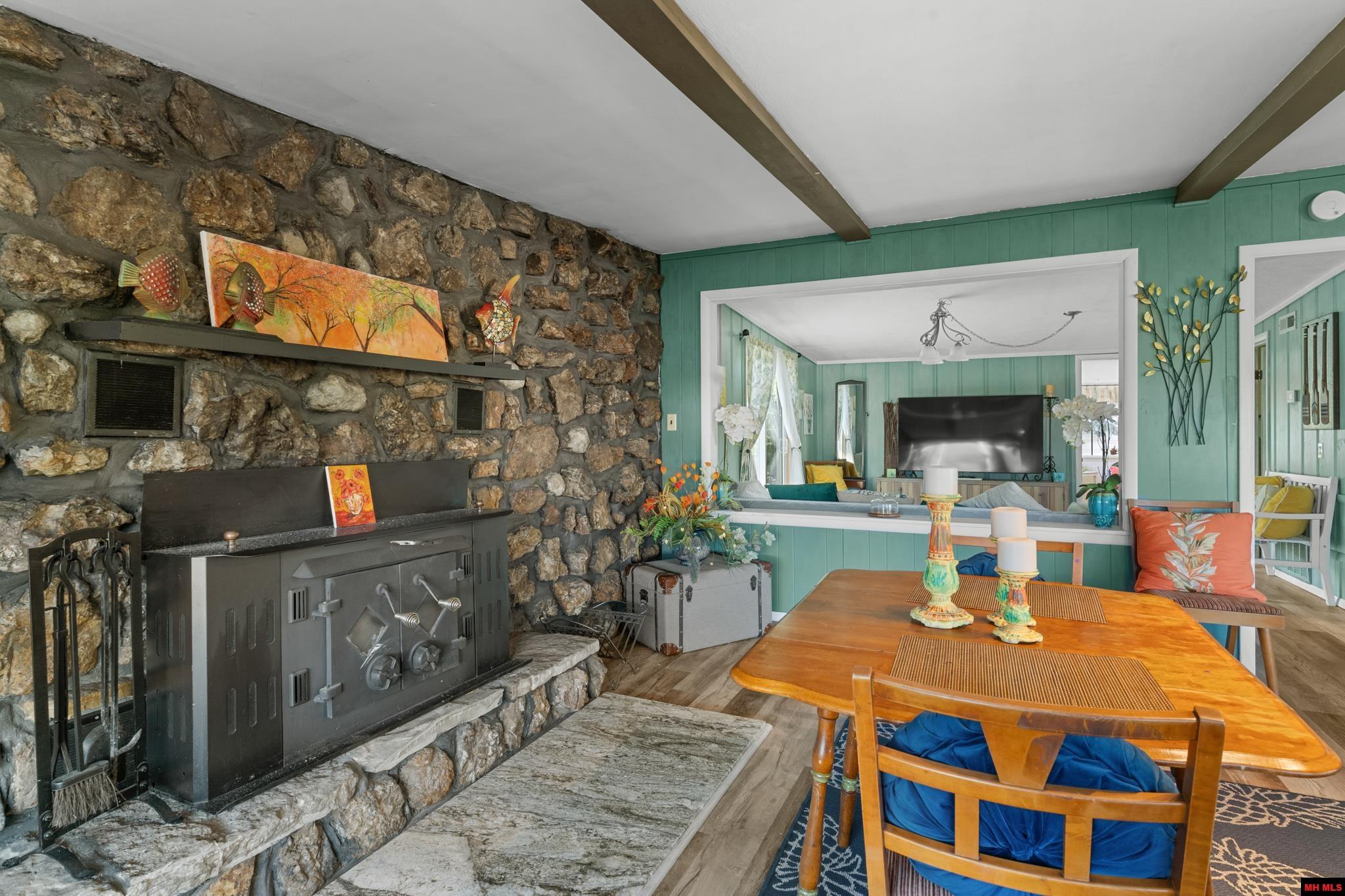 304 BROWNS BEACH ROAD Bull Shoals, AR 72619