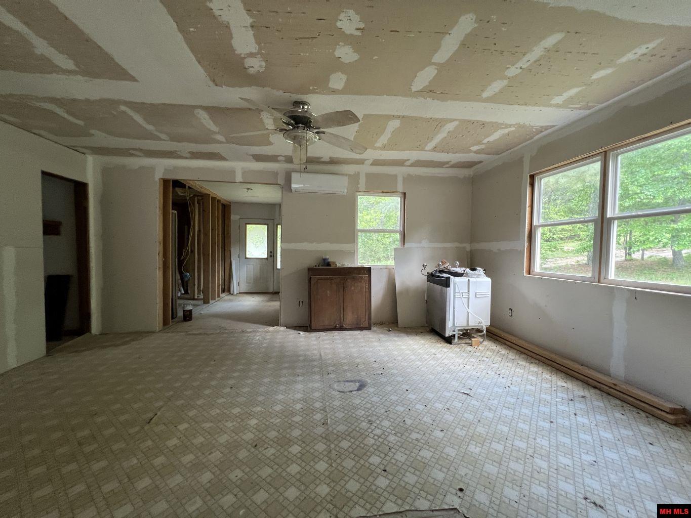 1115 HOLLY ROAD Salem, AR