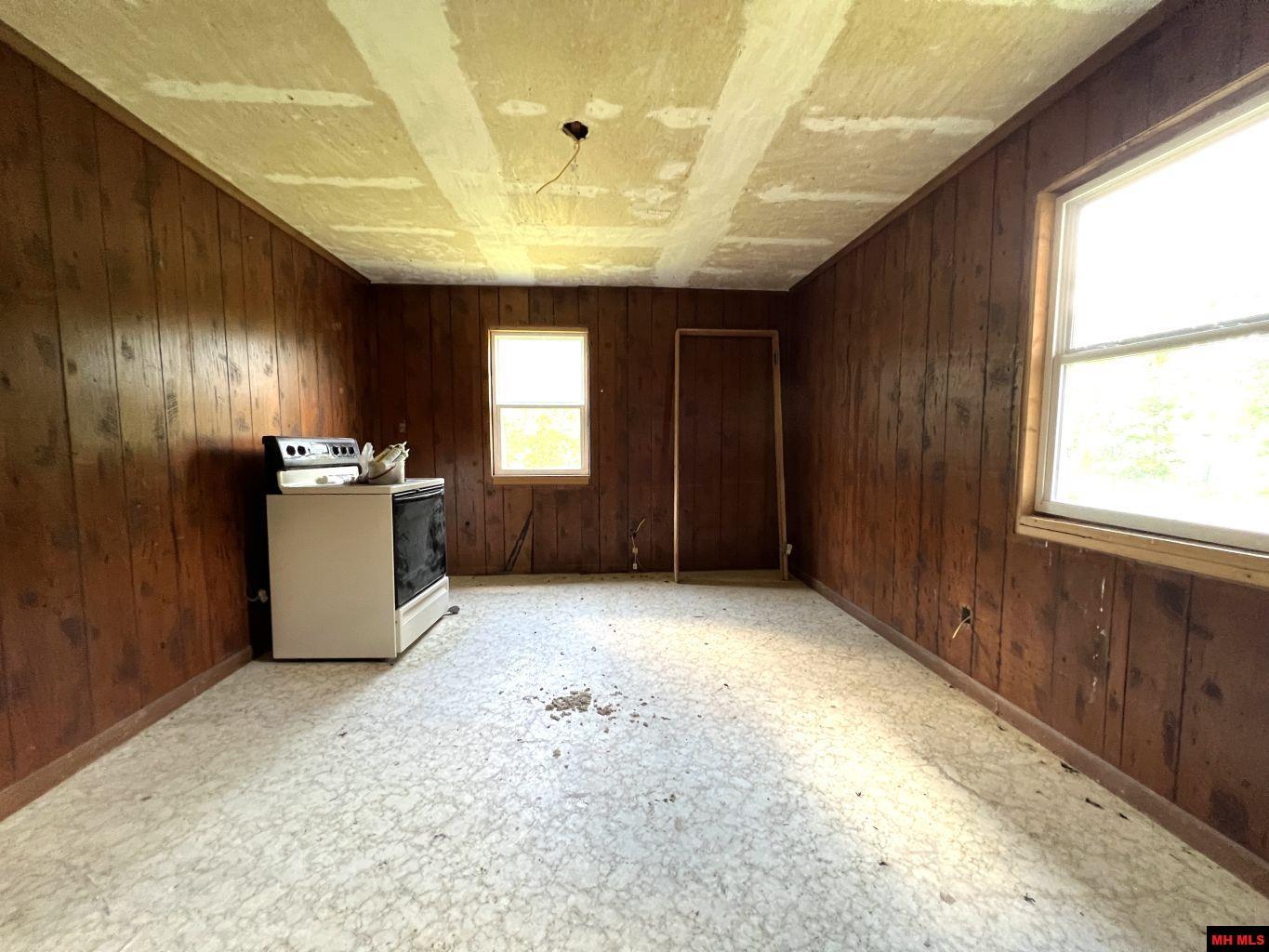 1115 HOLLY ROAD Salem, AR