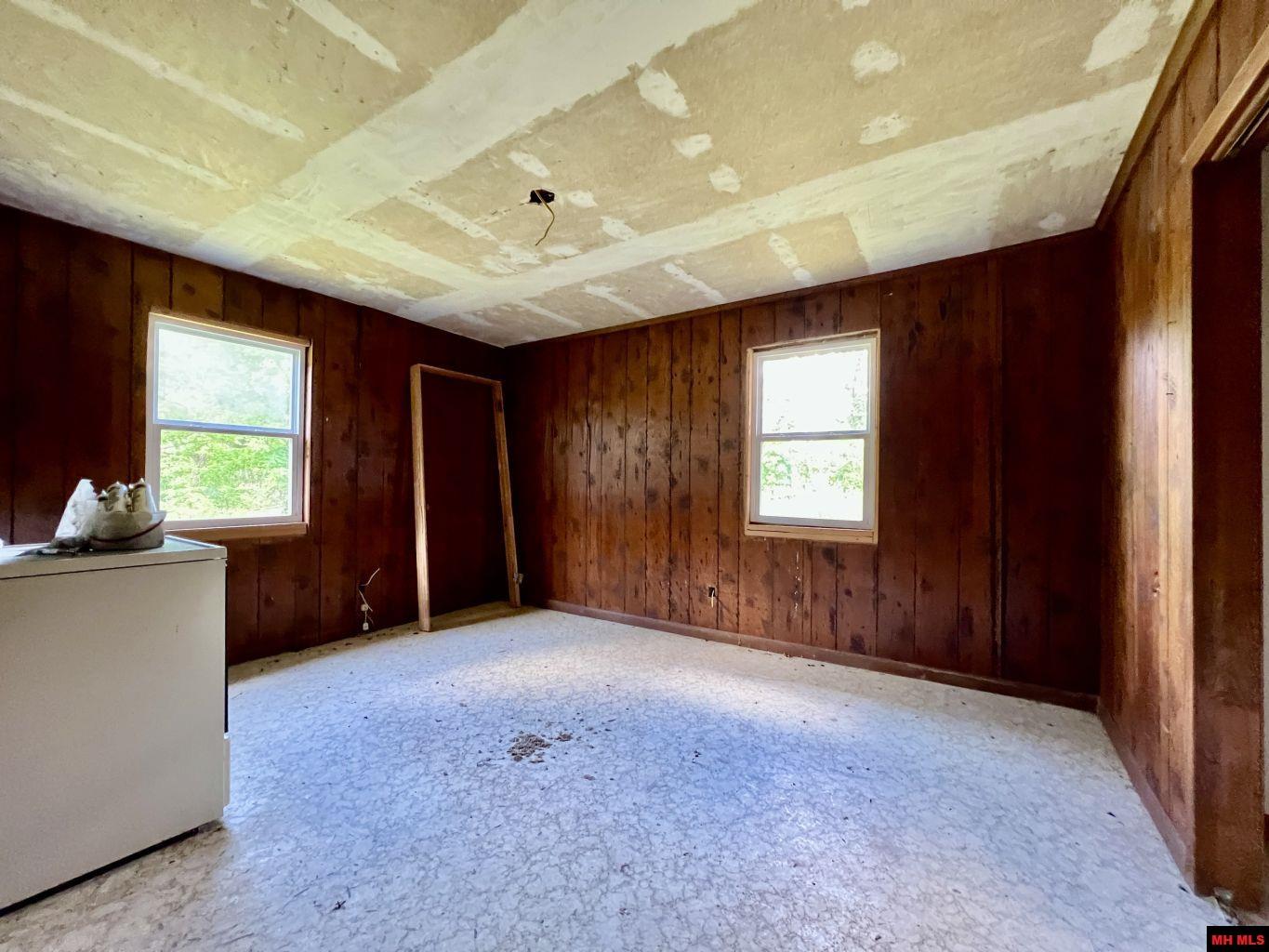 1115 HOLLY ROAD Salem, AR