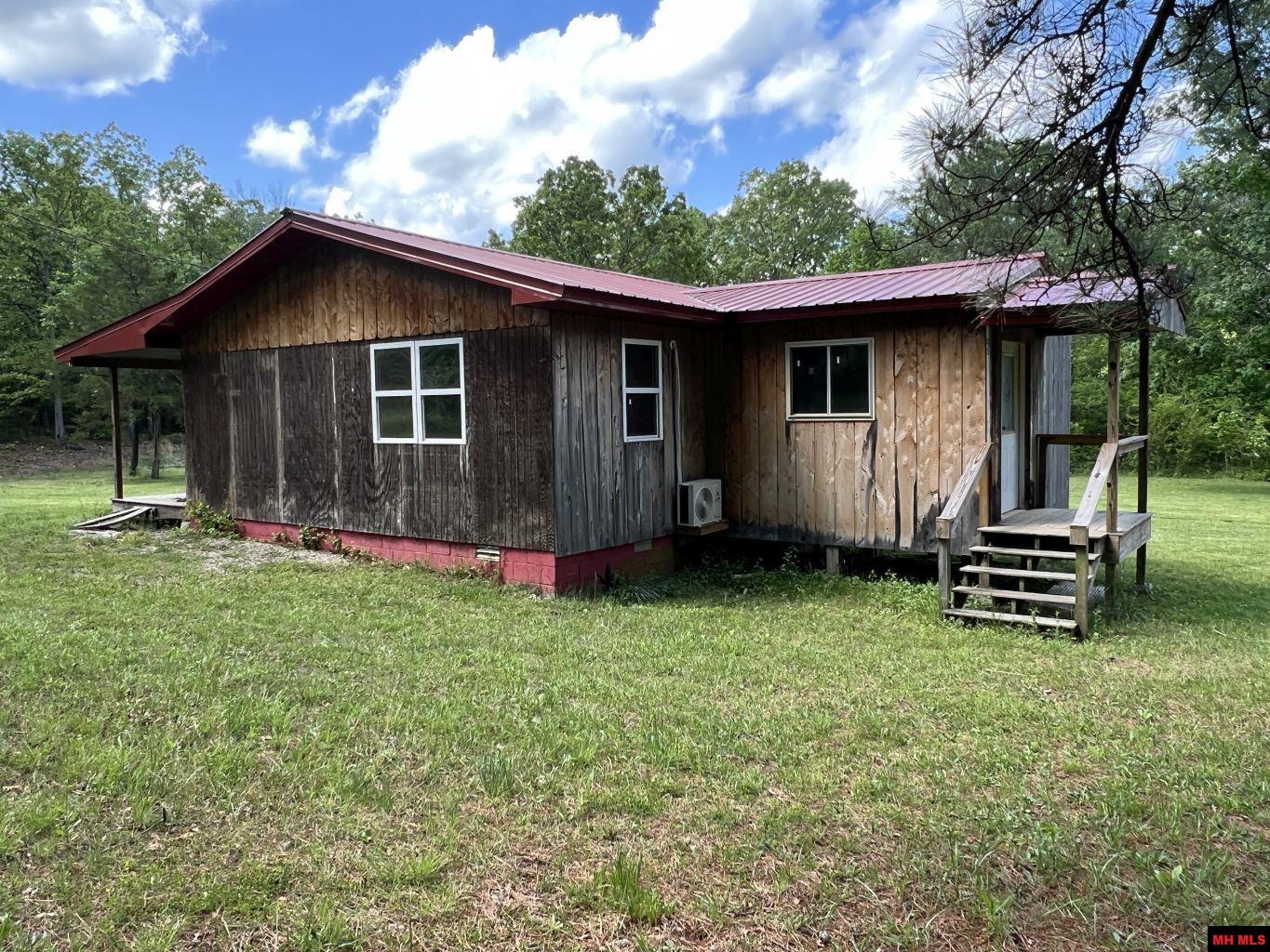 1115 HOLLY ROAD Salem, AR