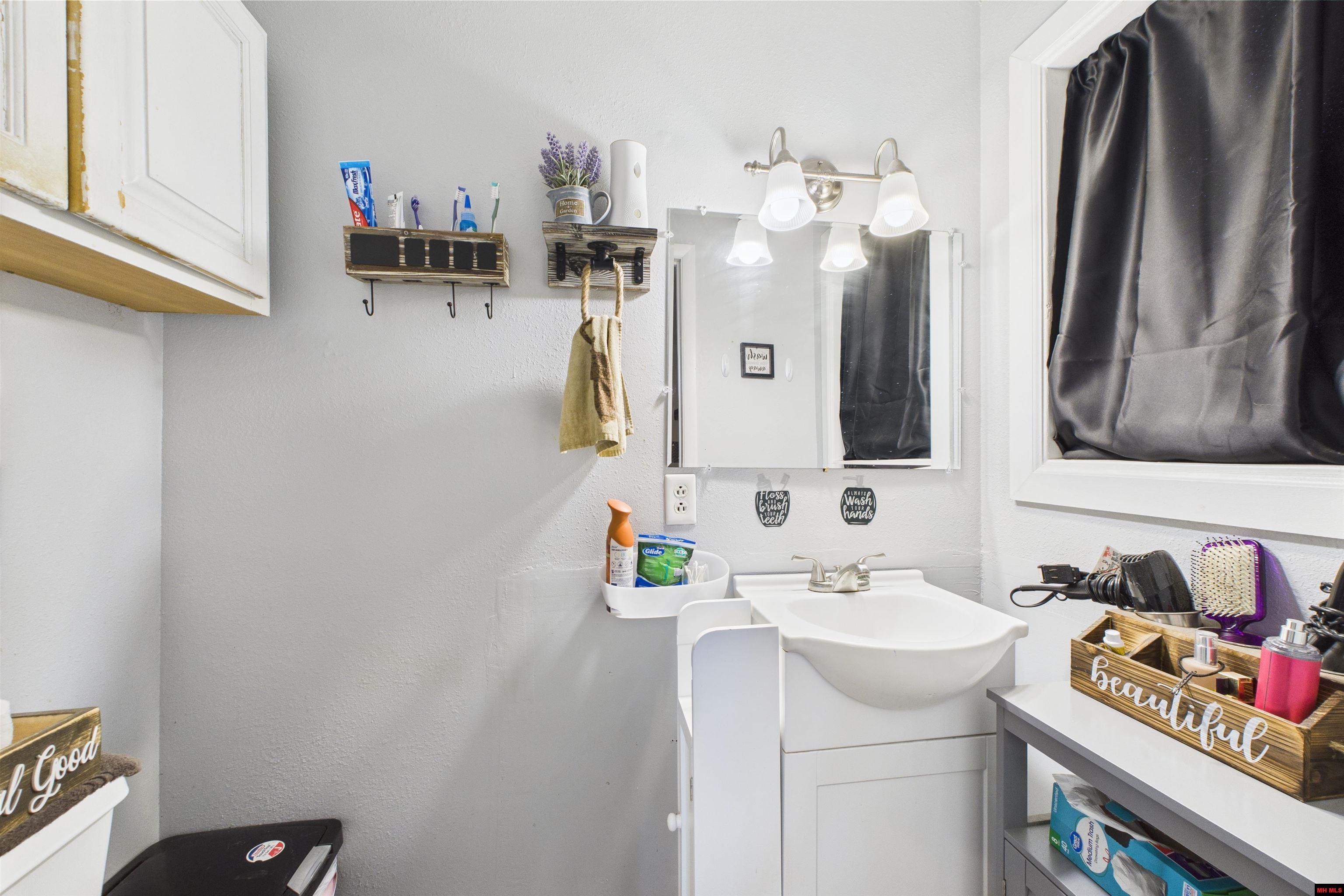 7056 HWY 62 WEST Gassville, AR 72635