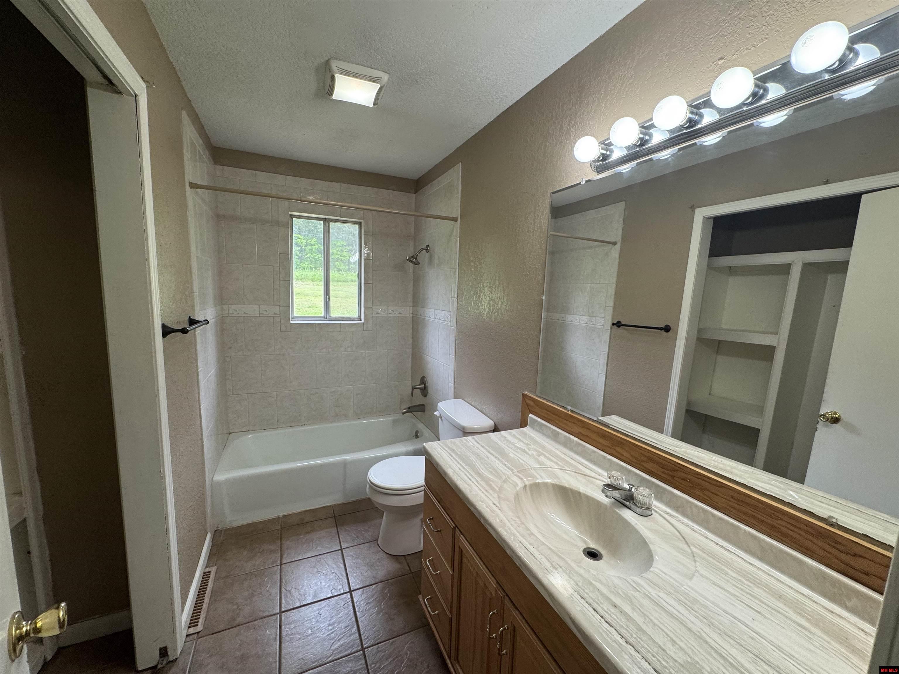 8 DEB-MAR WOODS TERRACE Mountain Home, AR