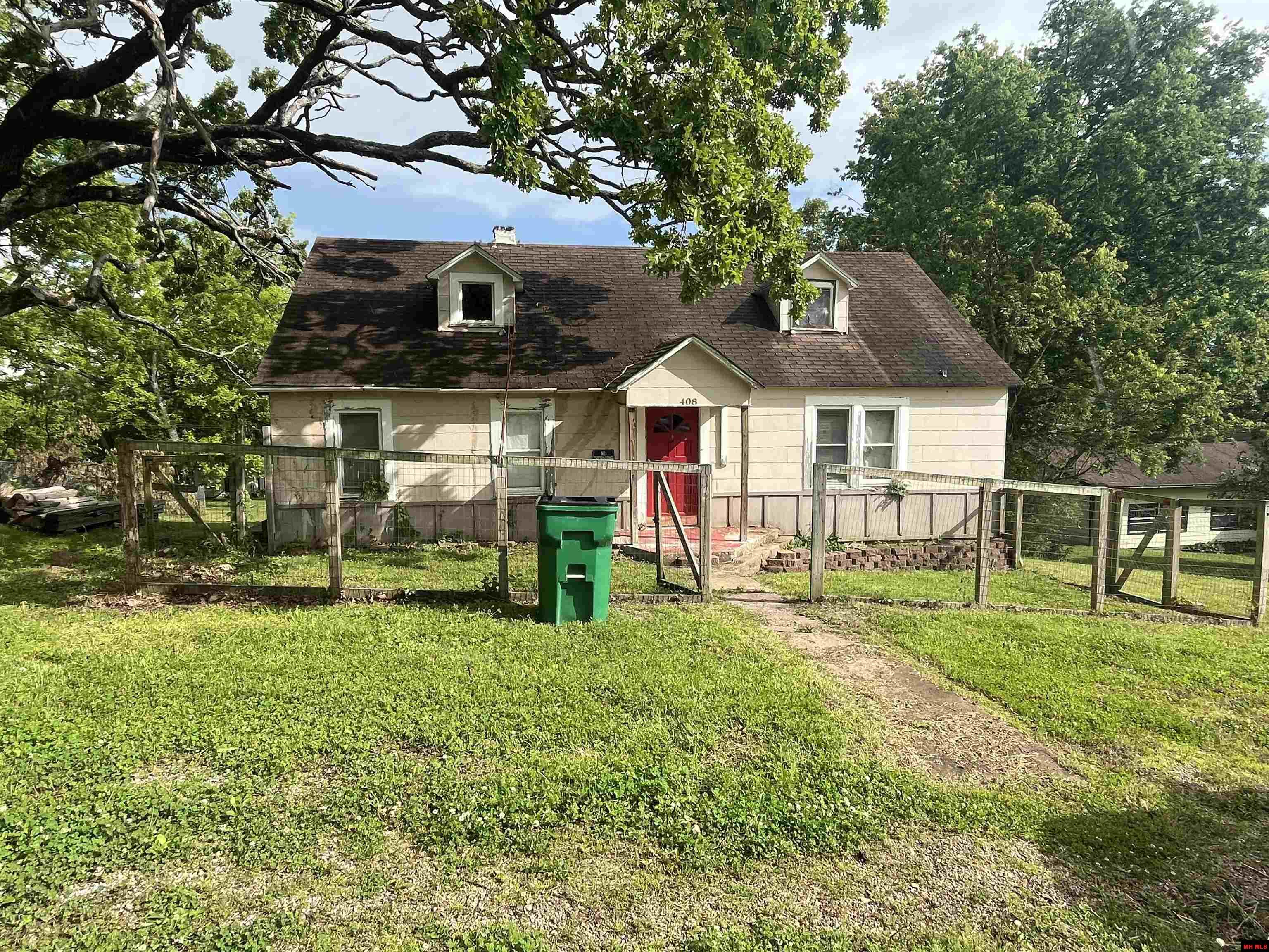 408 DALTON AVENUE Cotter, AR