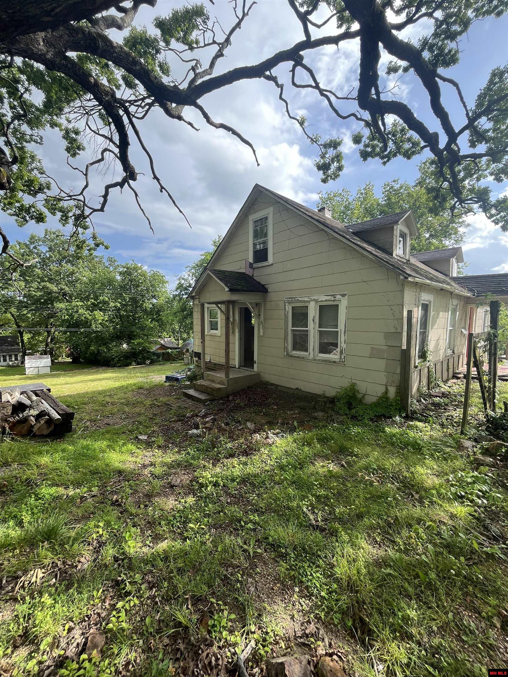 408 DALTON AVENUE Cotter, AR