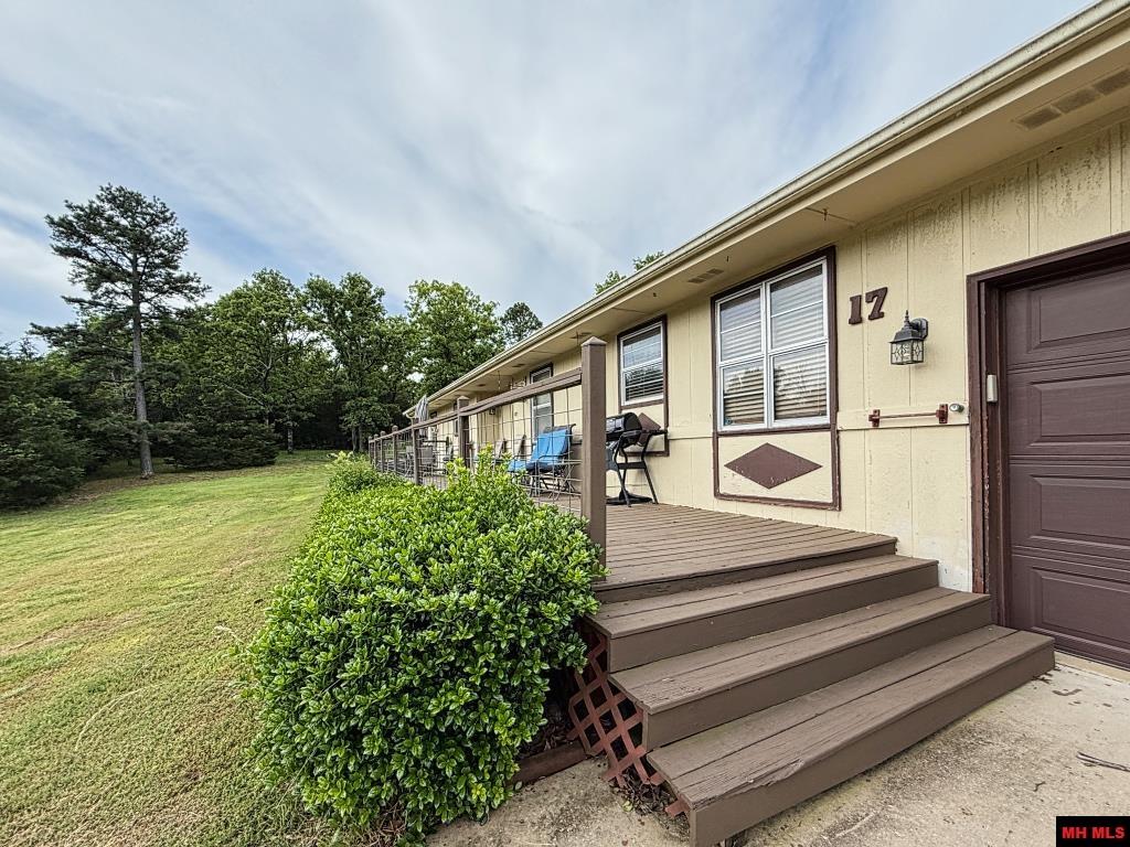 17 S HIGHLAND BOULEVARD Briarcliff, AR
