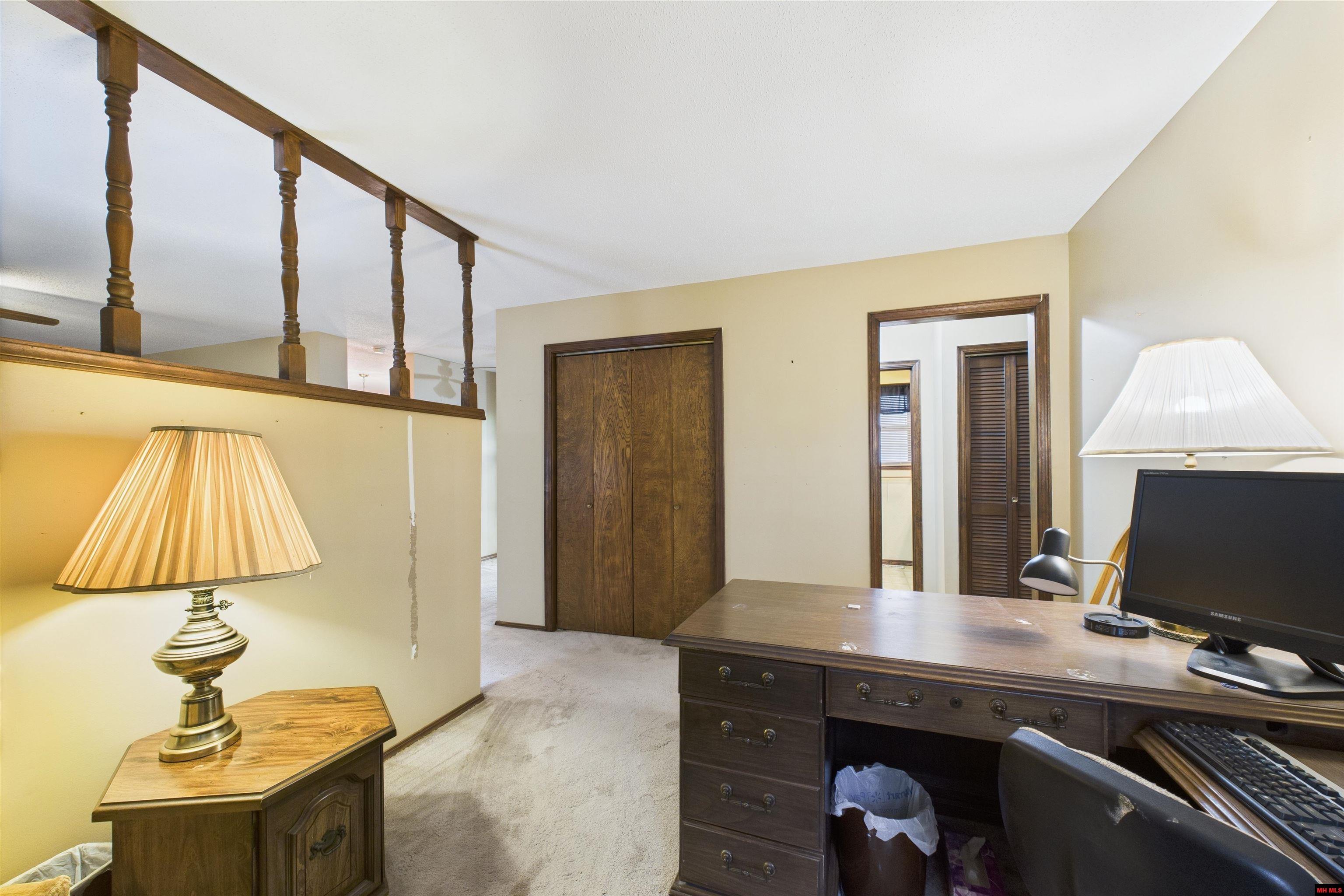 17 S HIGHLAND BOULEVARD Briarcliff, AR