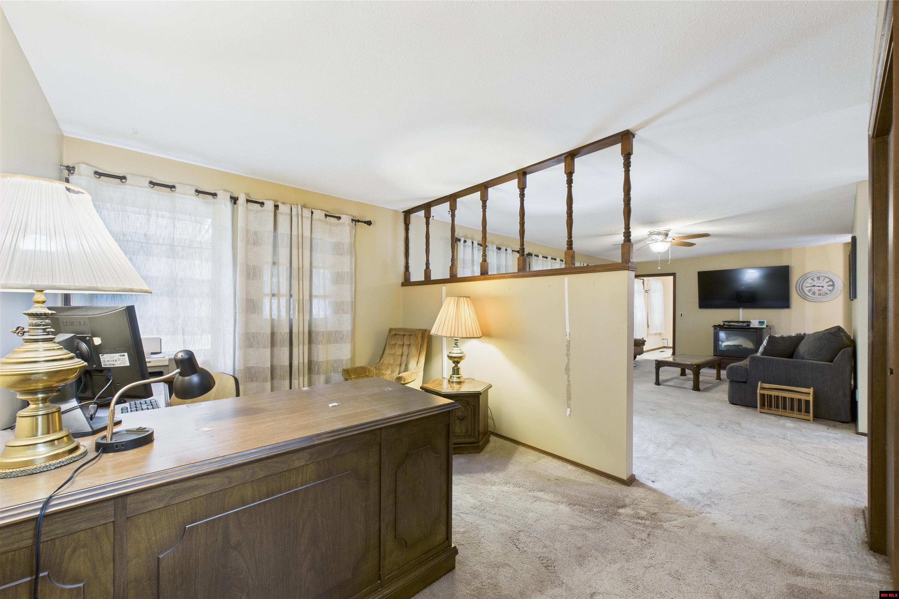 17 S HIGHLAND BOULEVARD Briarcliff, AR