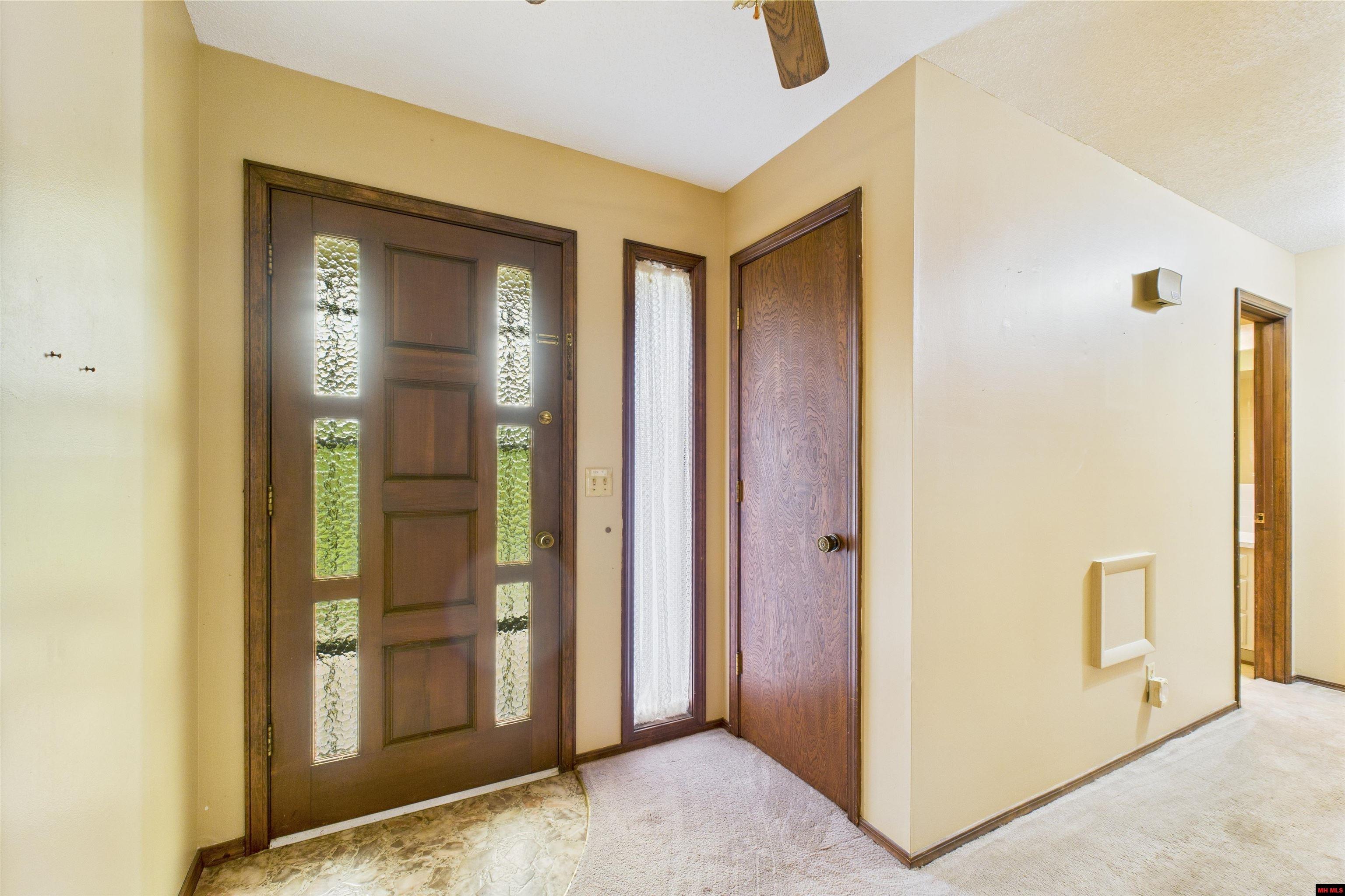17 S HIGHLAND BOULEVARD Briarcliff, AR