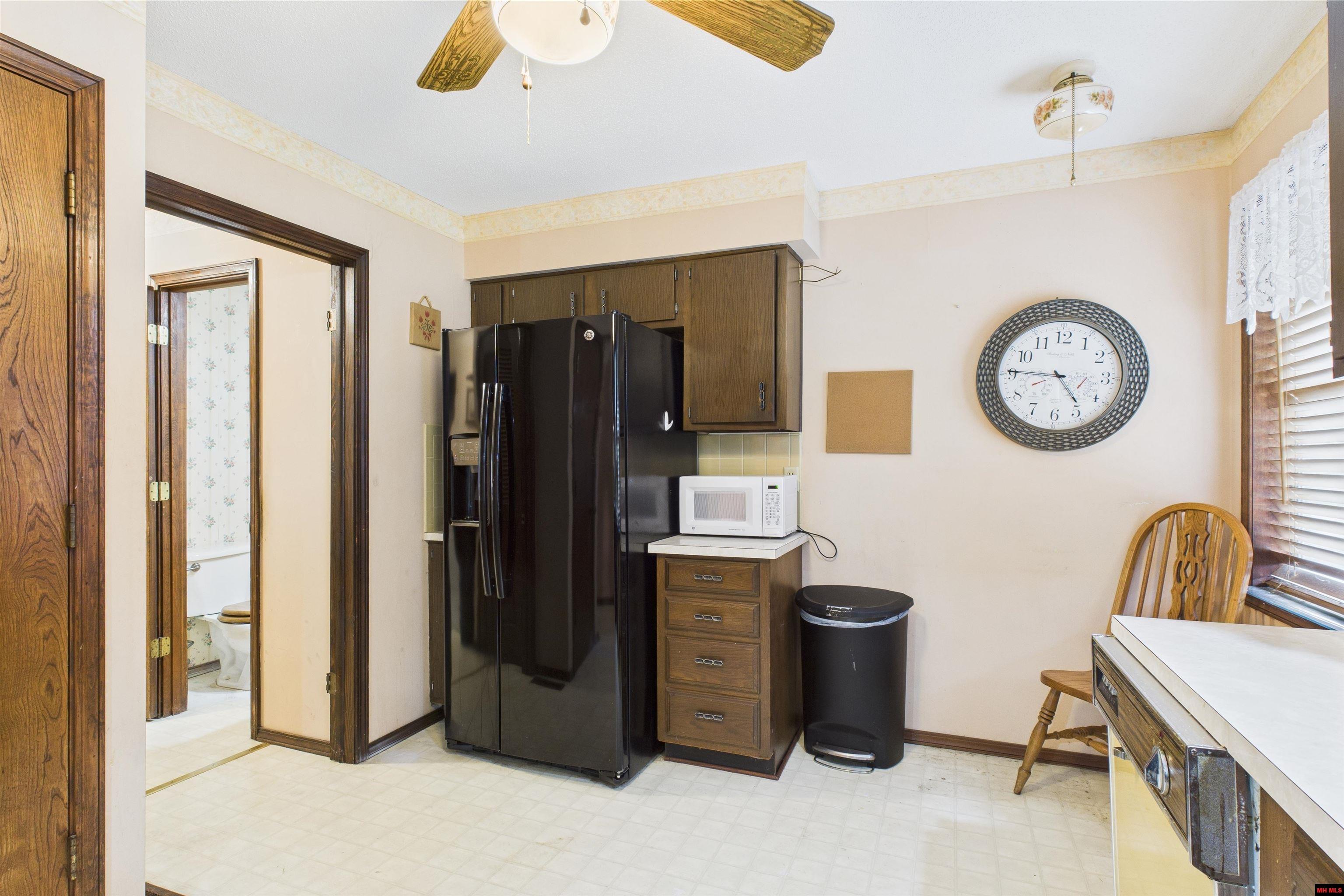 17 S HIGHLAND BOULEVARD Briarcliff, AR