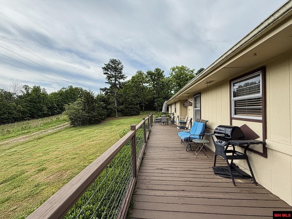 17 S HIGHLAND BOULEVARD Briarcliff, AR