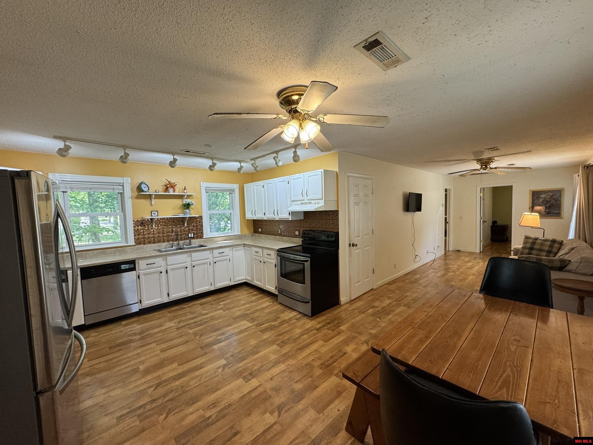 120 PINEHURST POINT Bull Shoals, AR