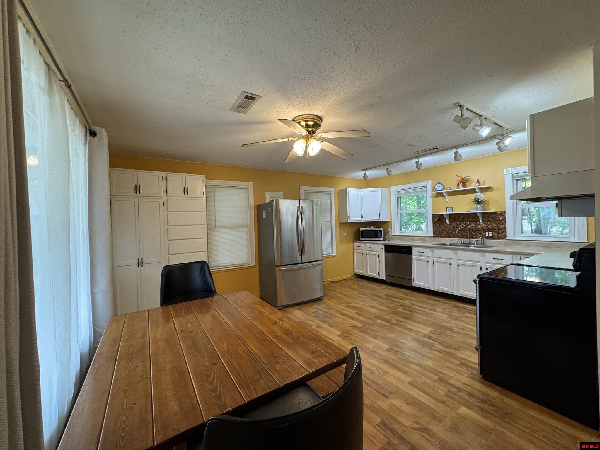 120 PINEHURST POINT Bull Shoals, AR