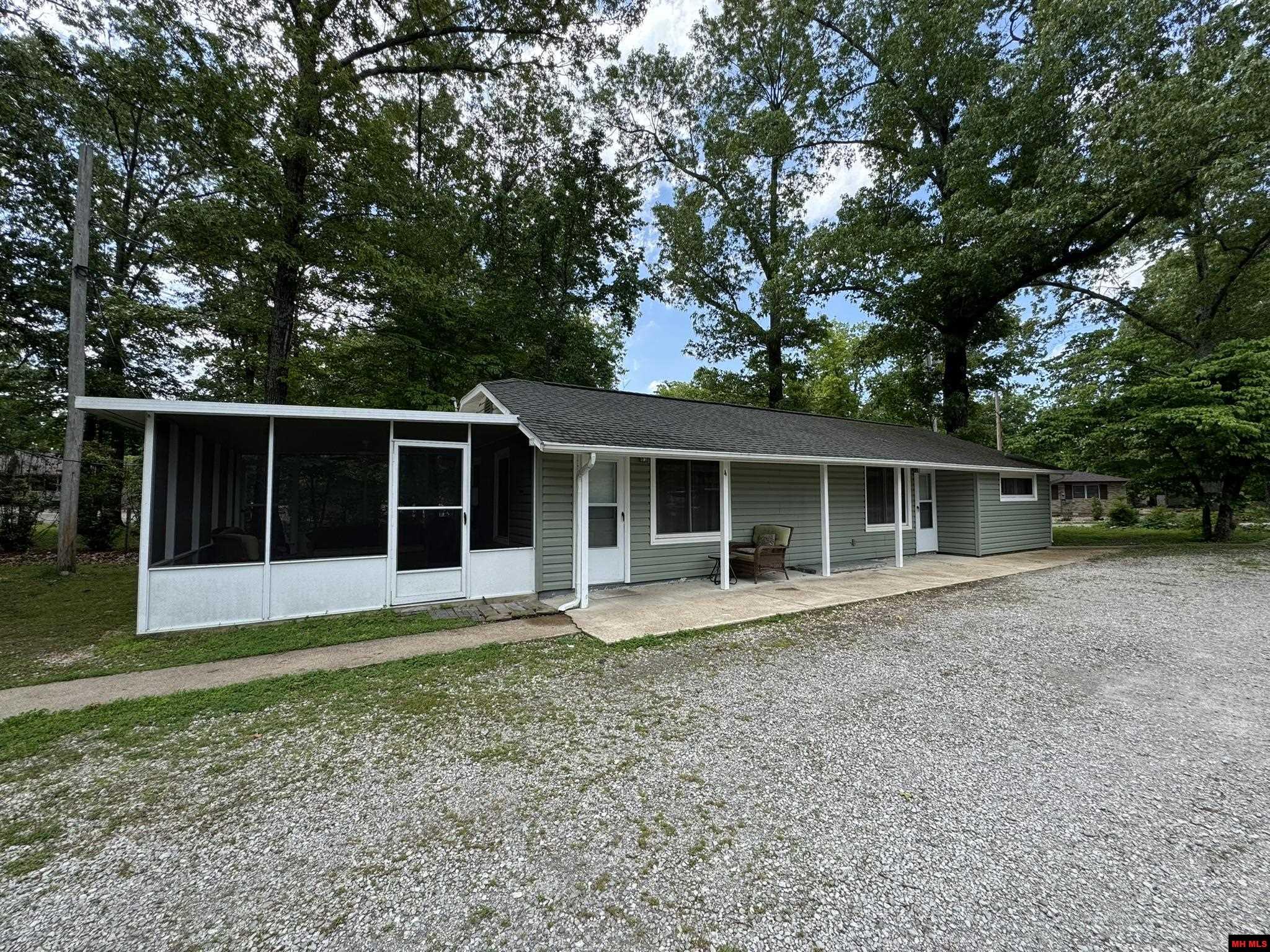 120 PINEHURST POINT Bull Shoals, AR