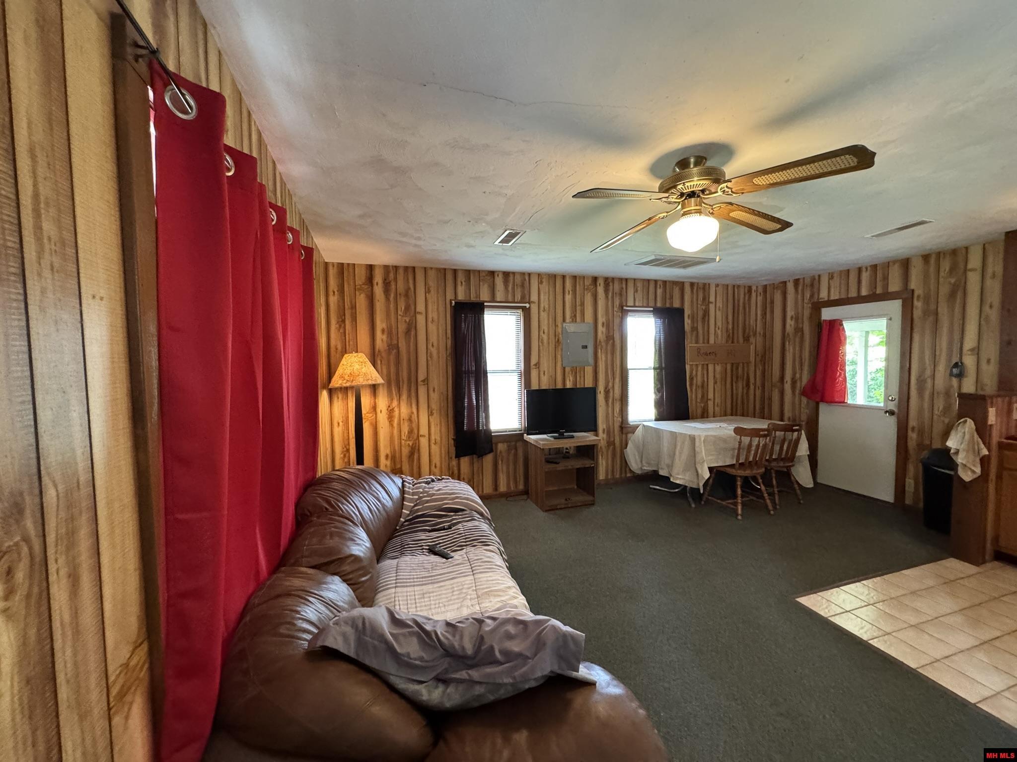 120 PINEHURST POINT Bull Shoals, AR