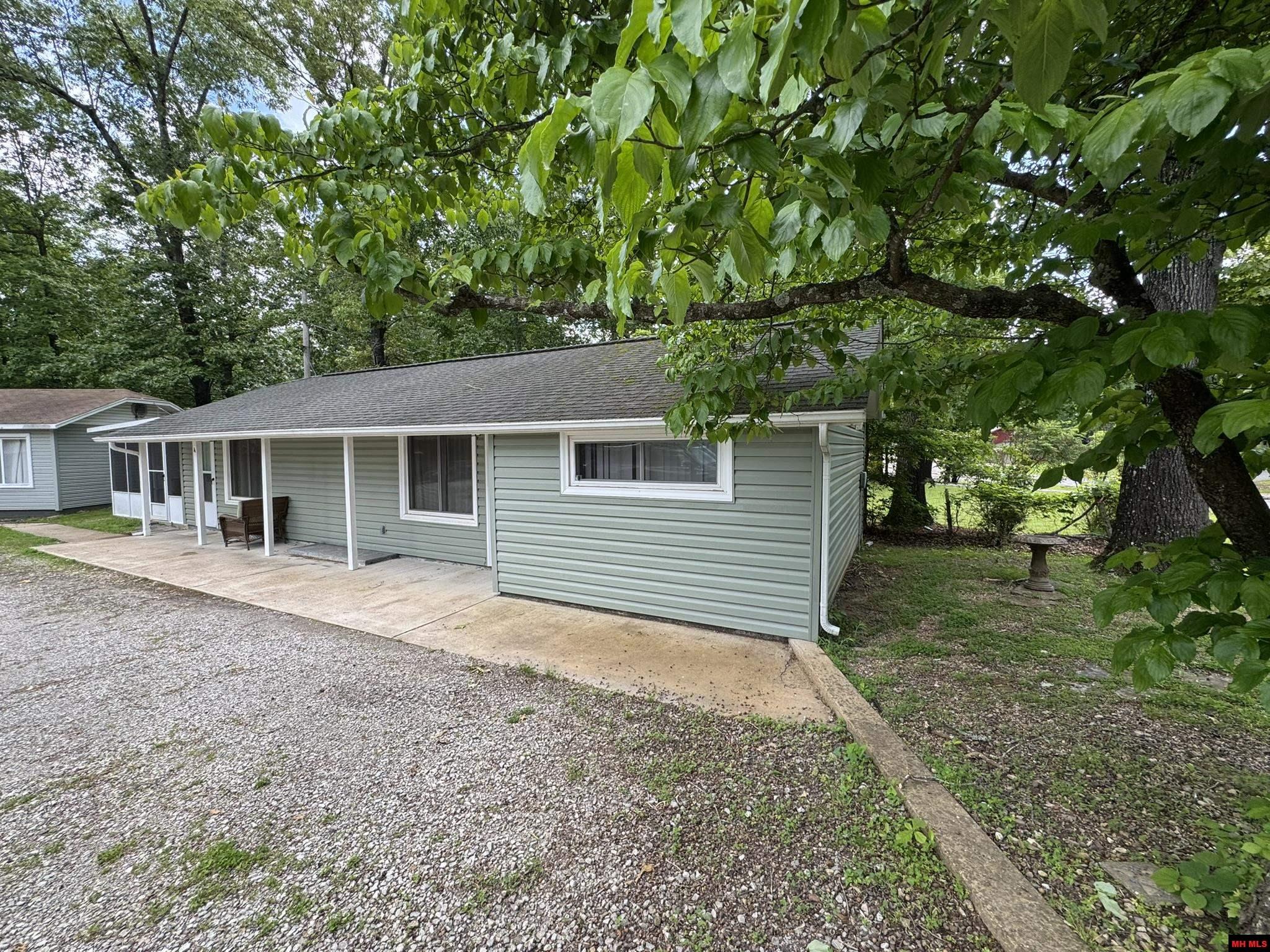 120 PINEHURST POINT Bull Shoals, AR