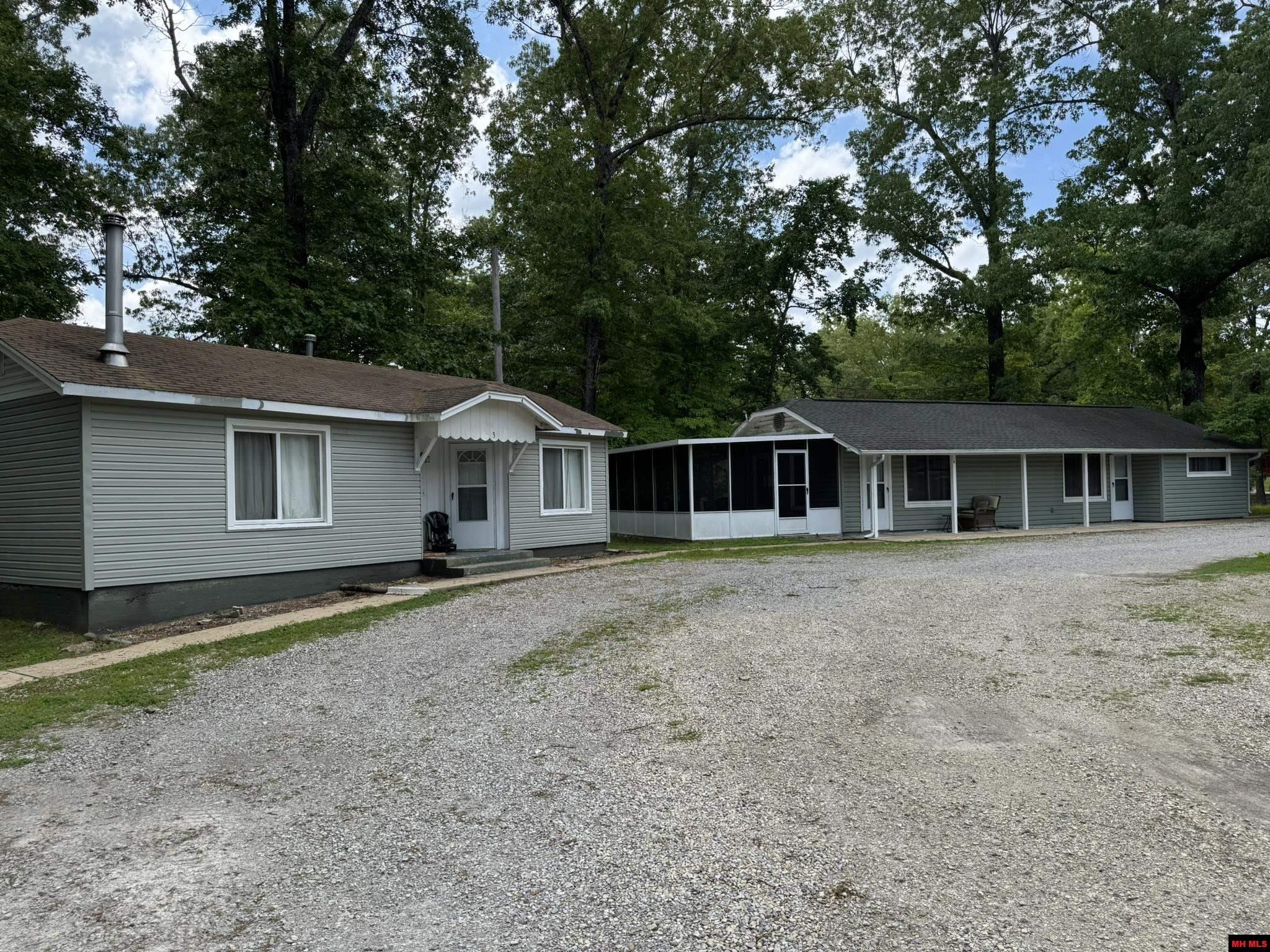 120 PINEHURST POINT Bull Shoals, AR