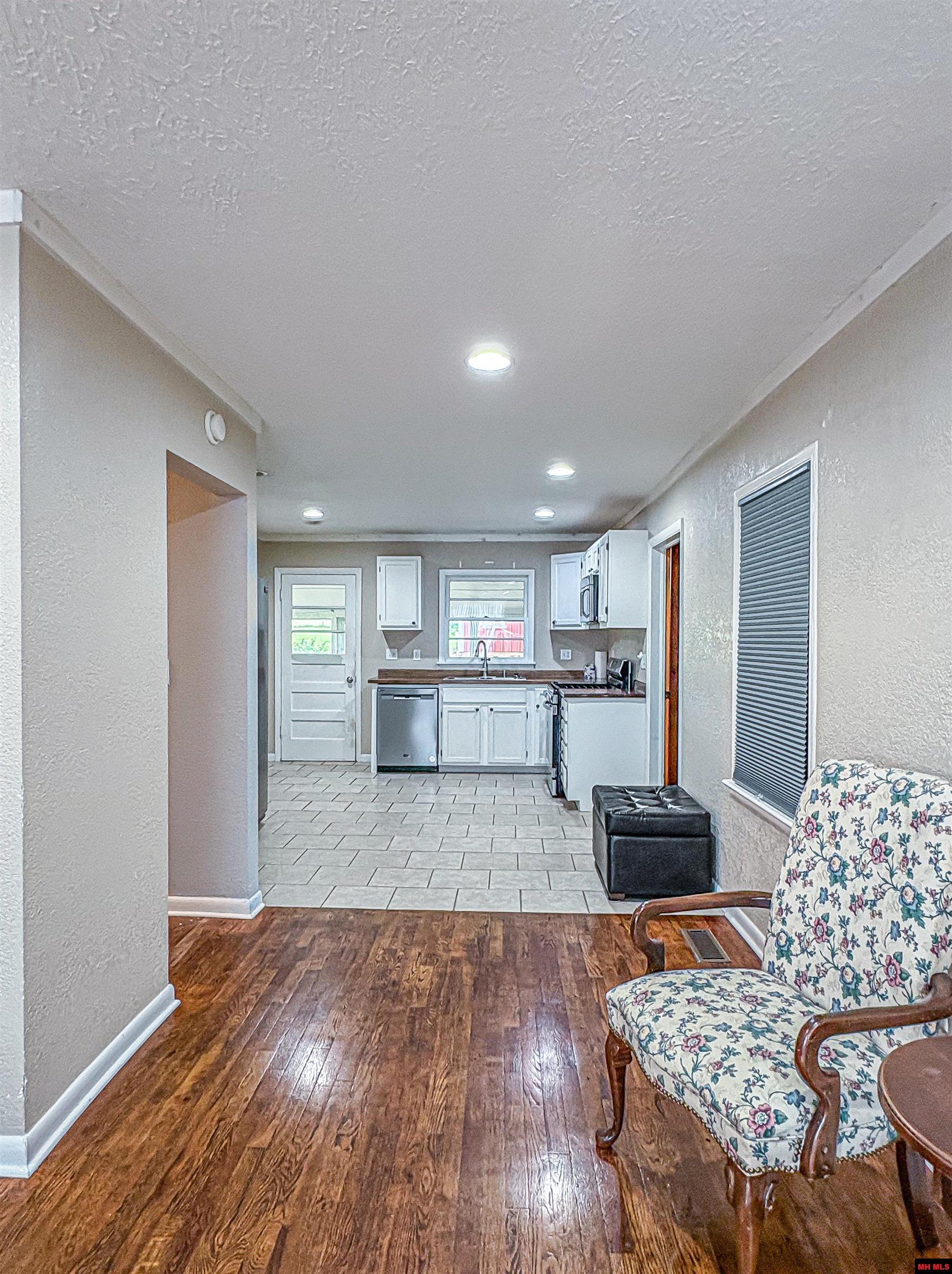 448 S HWY 14 Yellville, AR