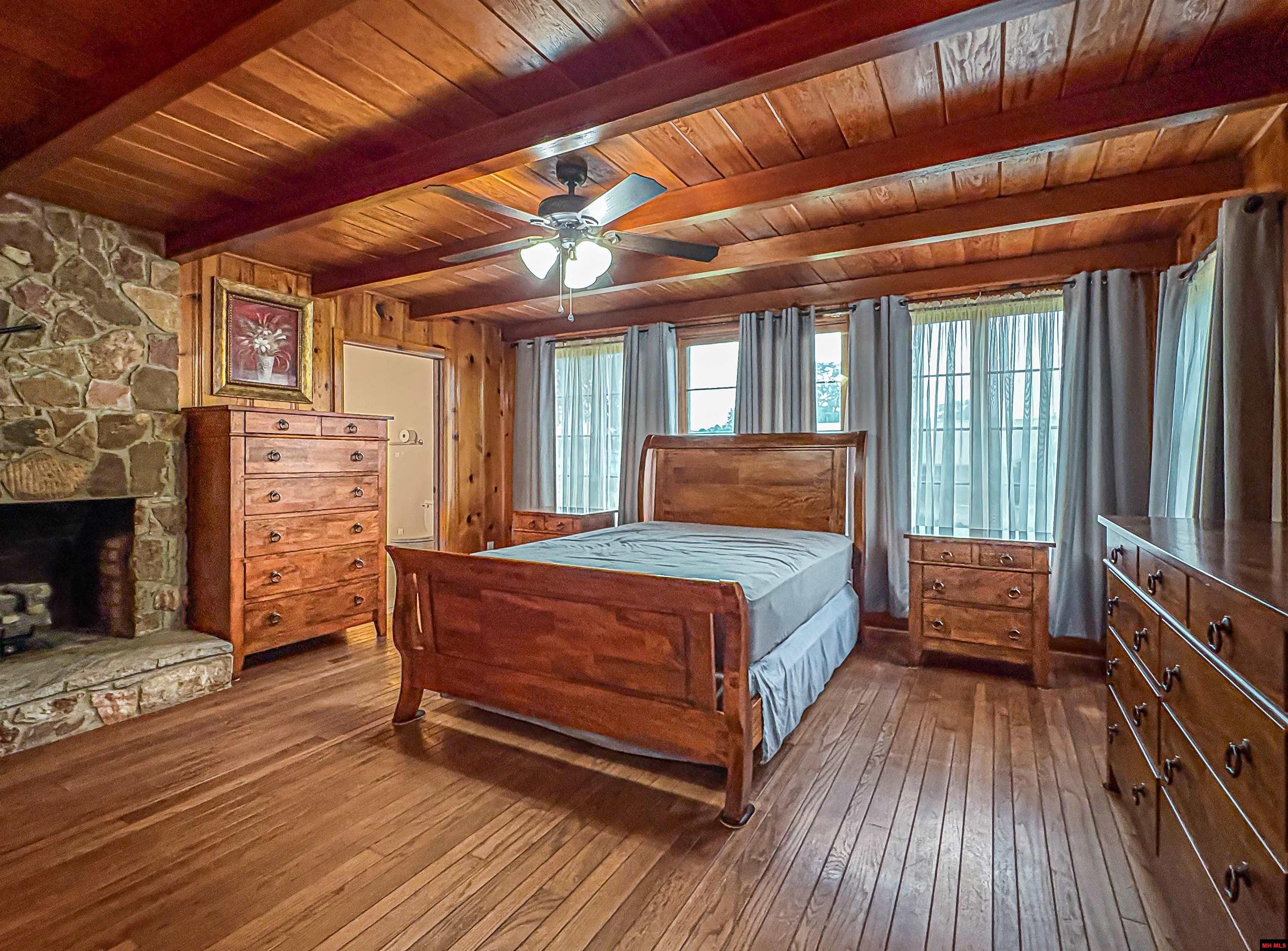 448 S HWY 14 Yellville, AR
