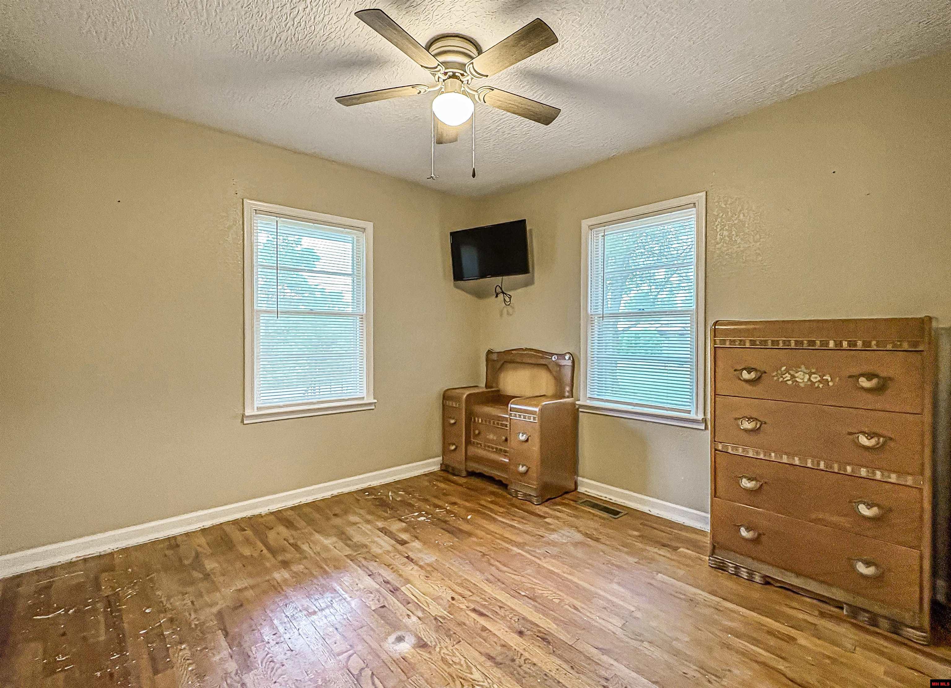 448 S HWY 14 Yellville, AR