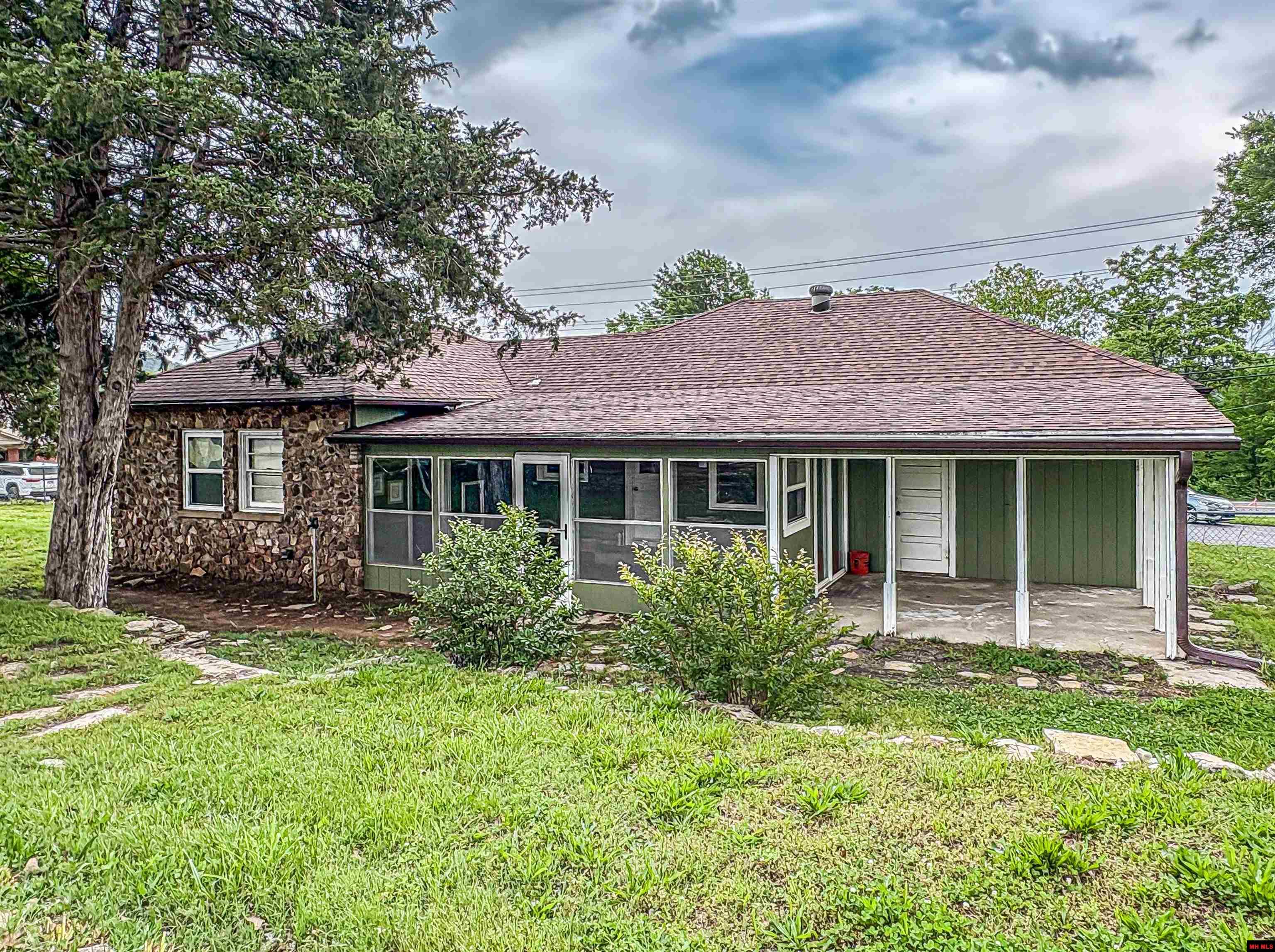 448 S HWY 14 Yellville, AR