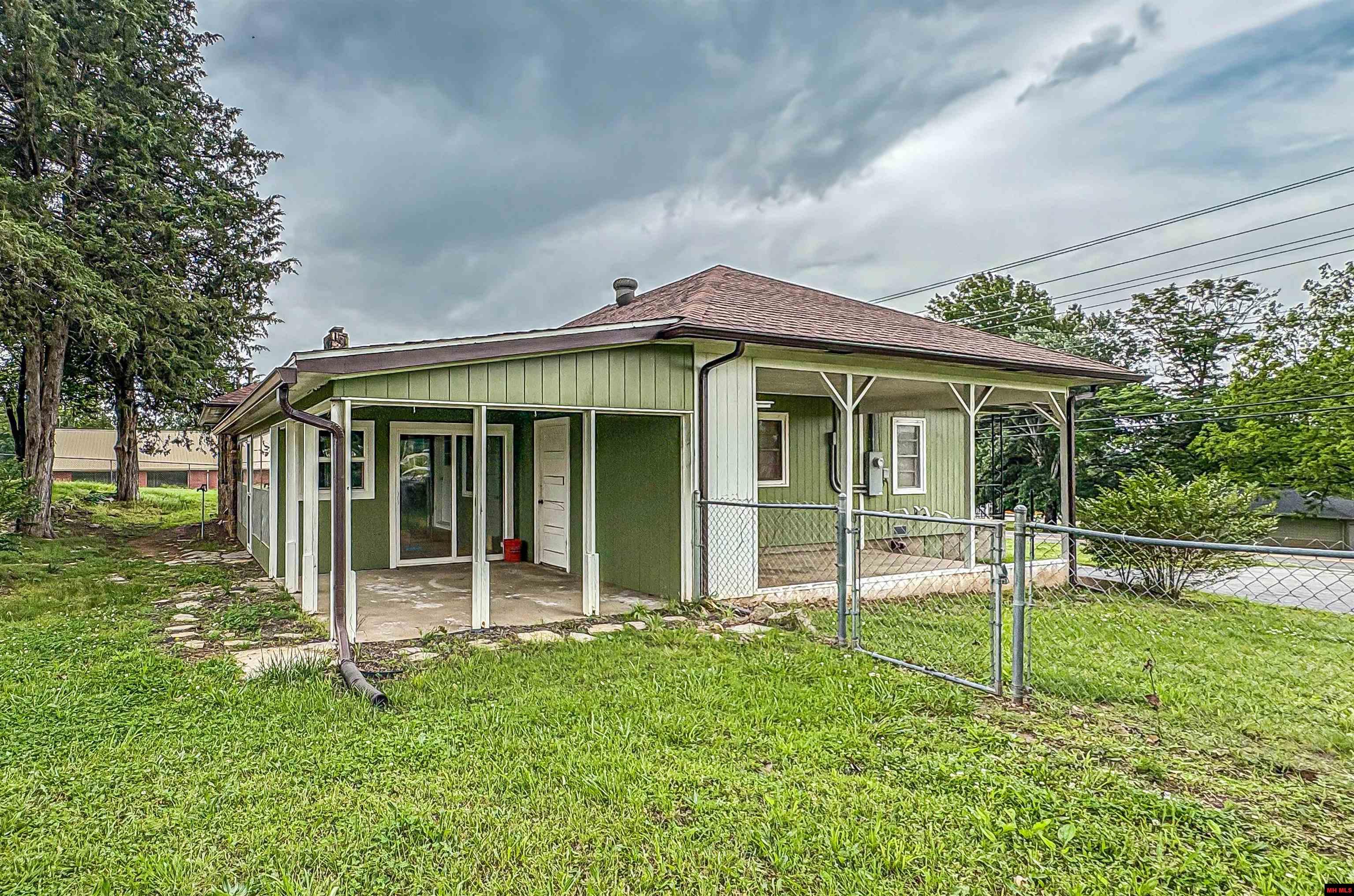 448 S HWY 14 Yellville, AR