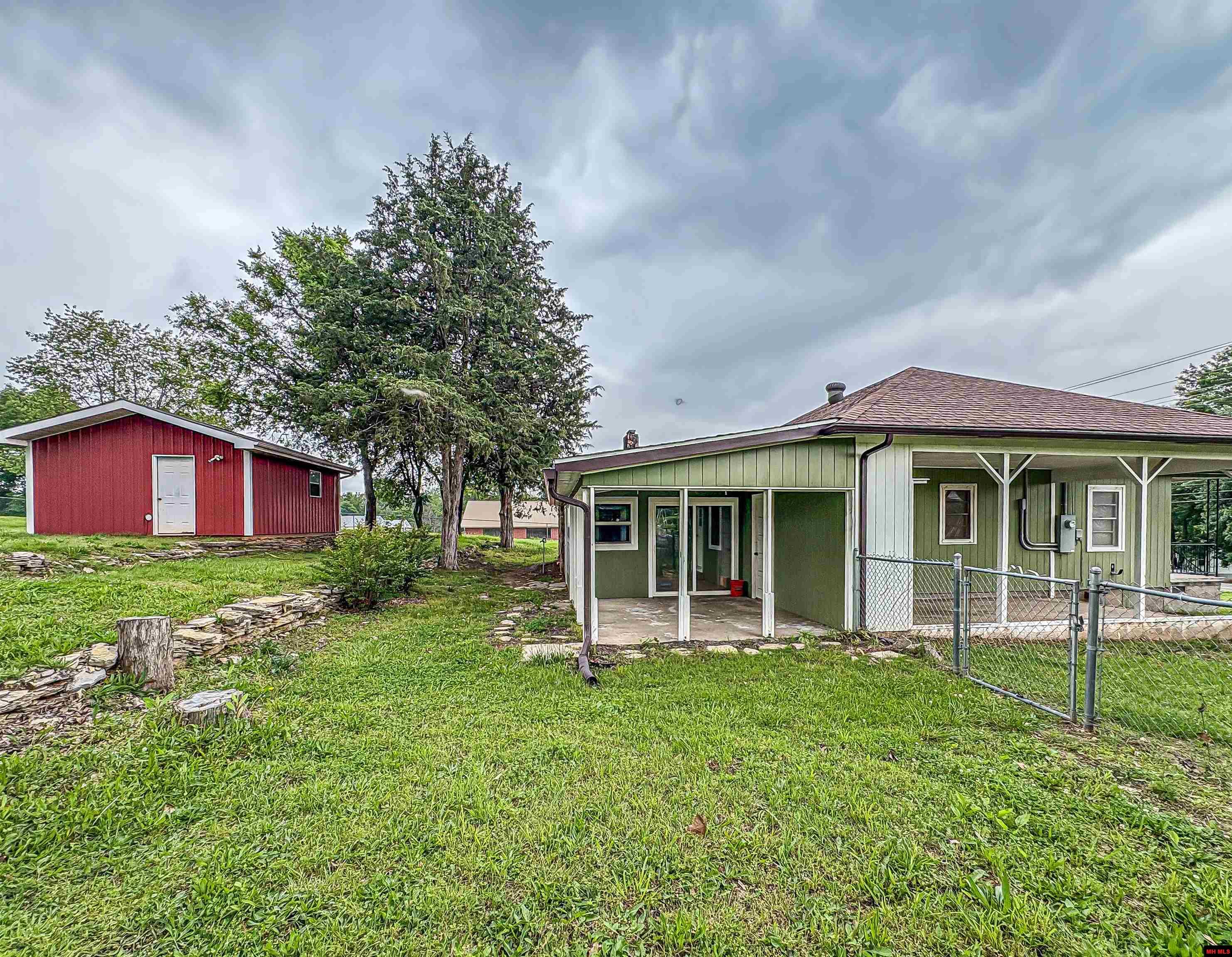 448 S HWY 14 Yellville, AR