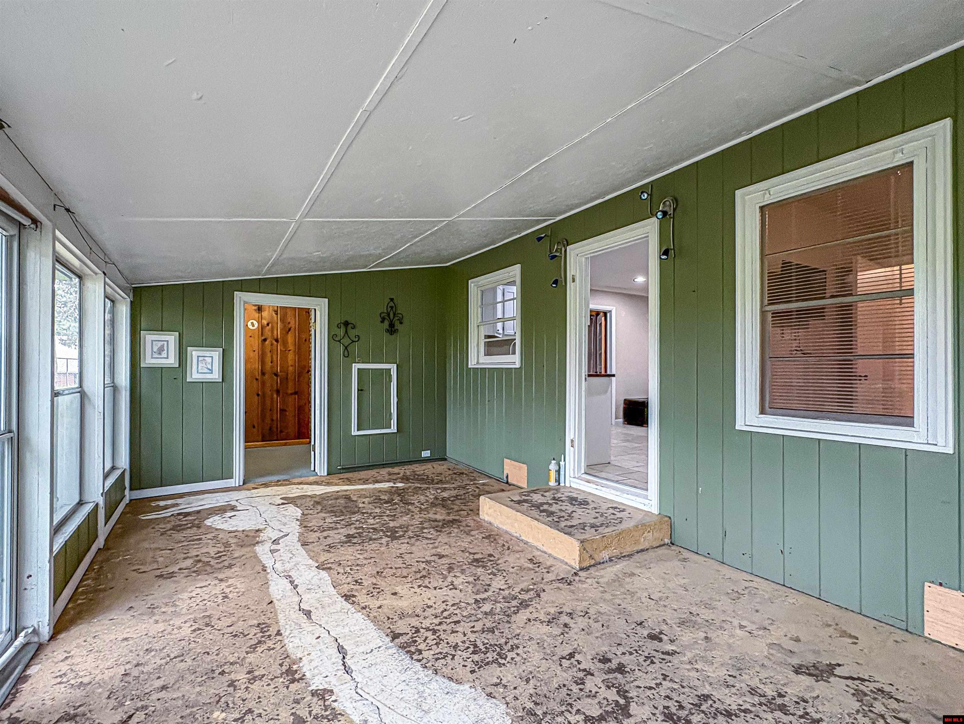 448 S HWY 14 Yellville, AR