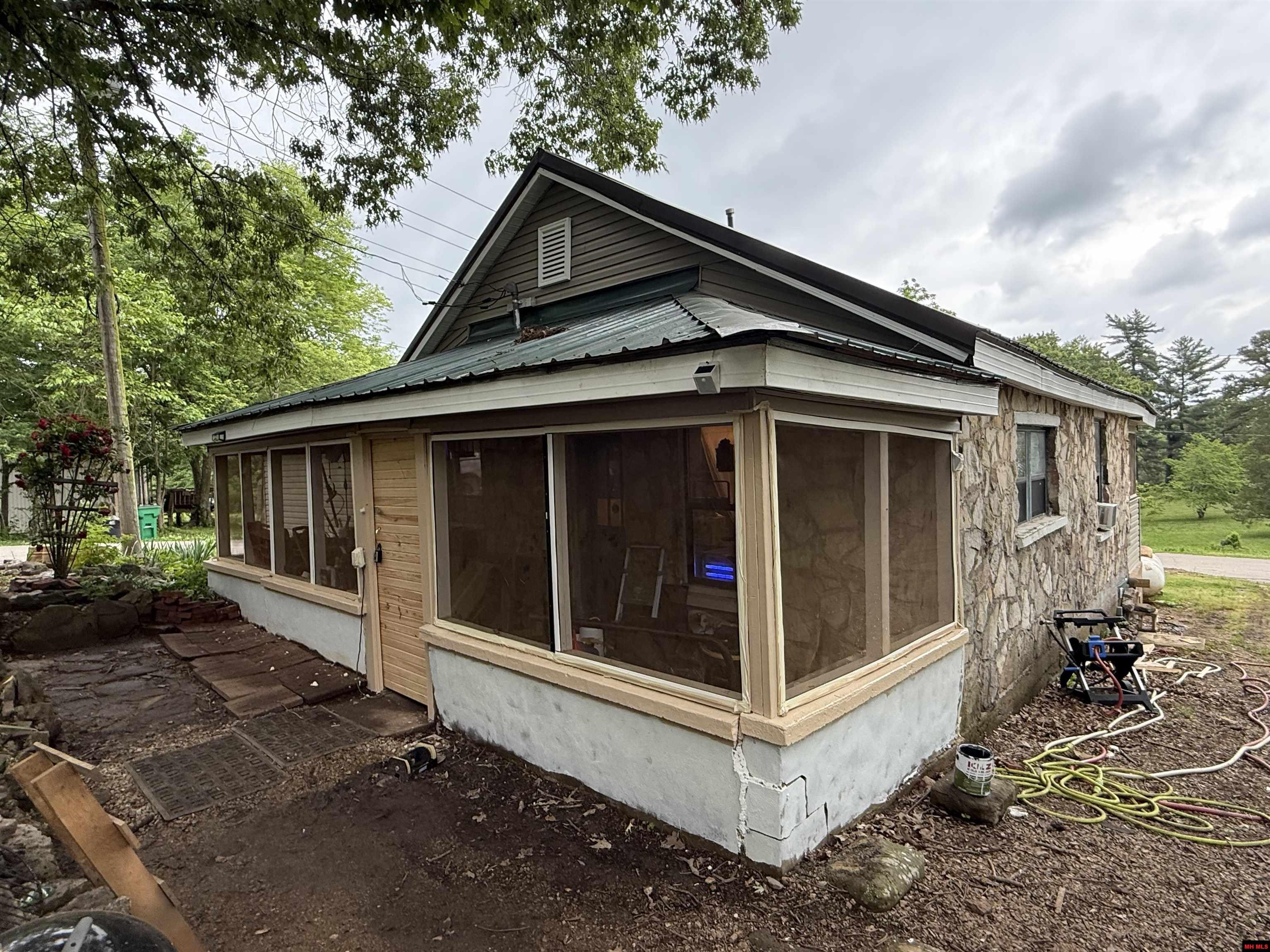 929 RACE STREET Thayer, AR