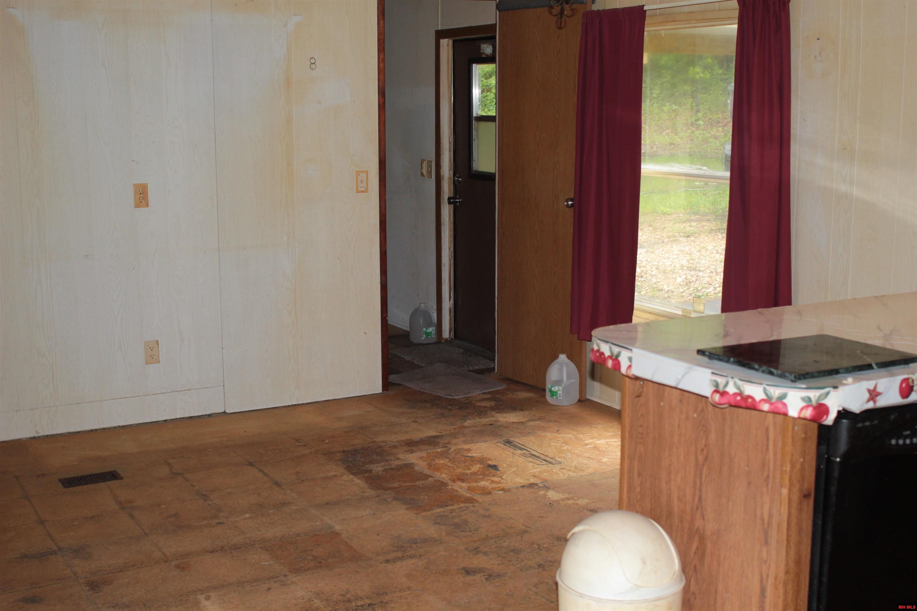 1427 MC 164 Theodosia, MO 65761