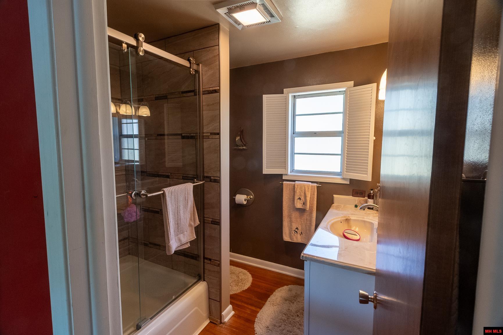 656 Valley Airport Drive