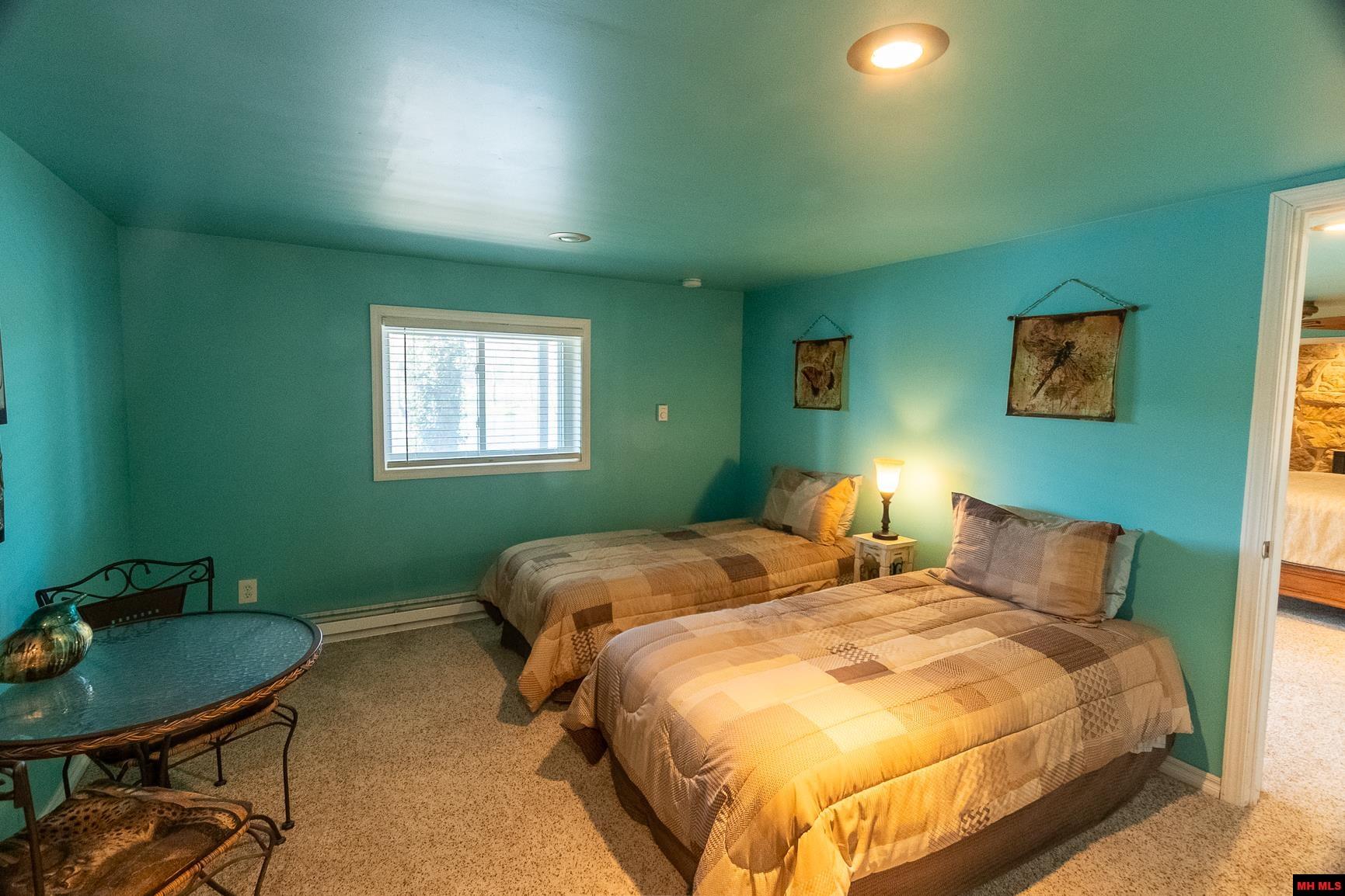 656 Valley Airport Drive