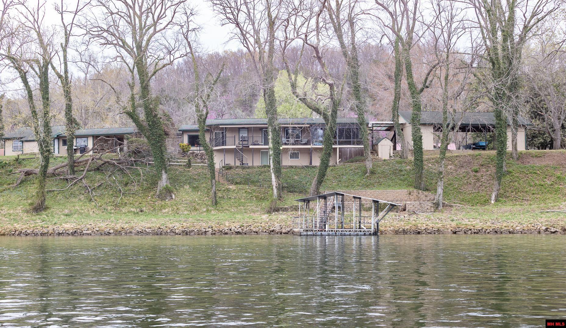 656 Valley Airport Drive