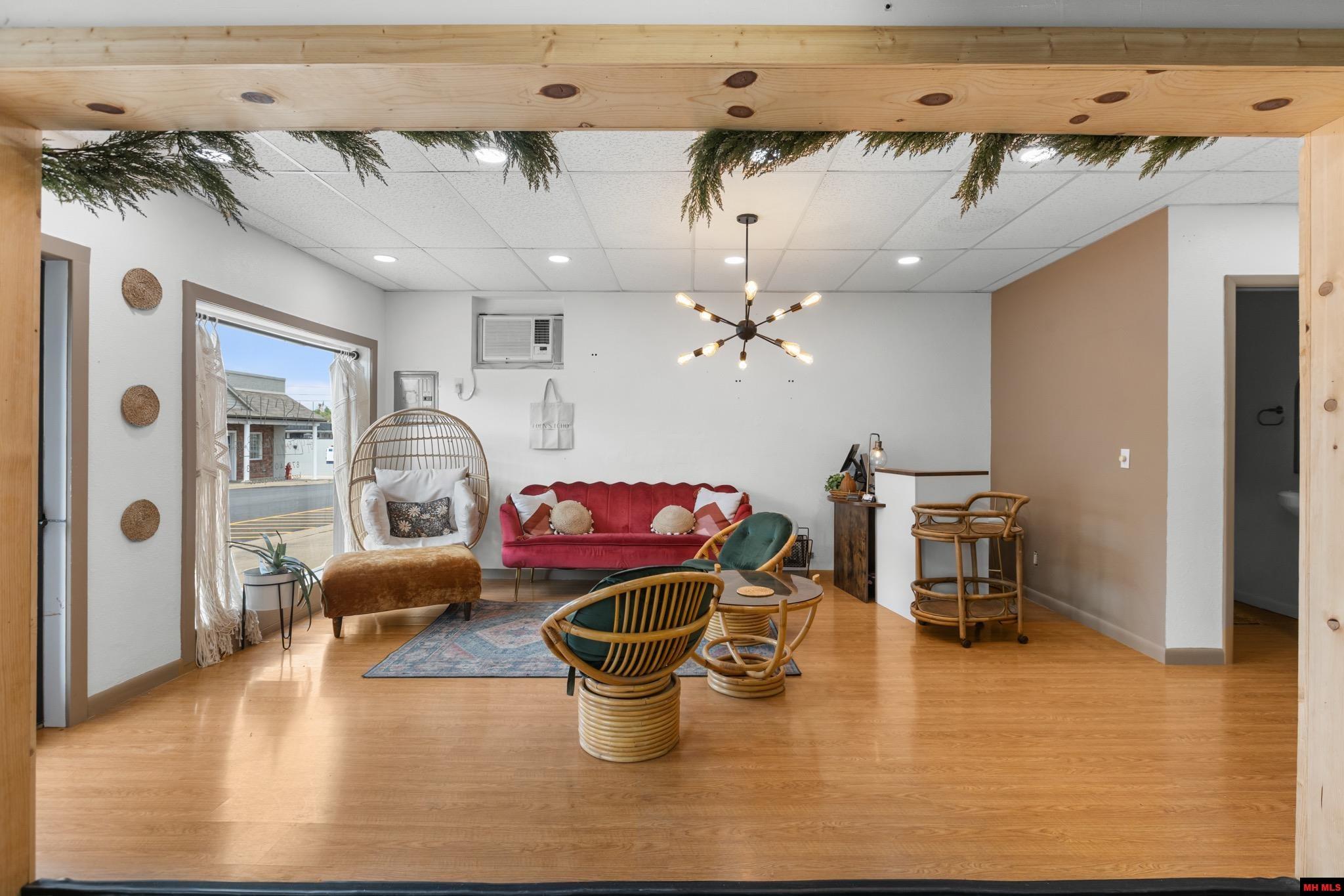 106 E 7TH STREET Mountain Home, AR