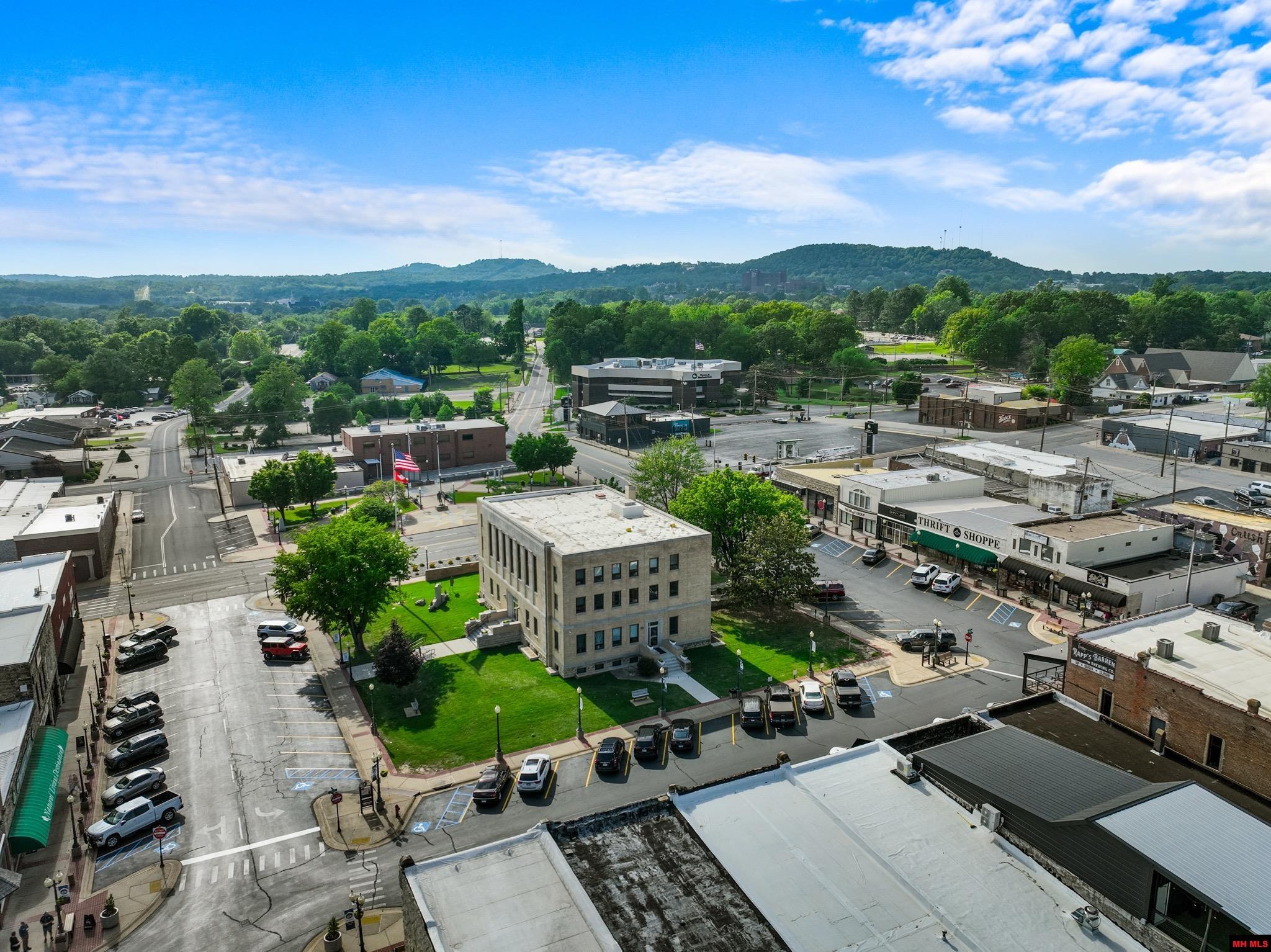 106 E 7TH STREET Mountain Home, AR