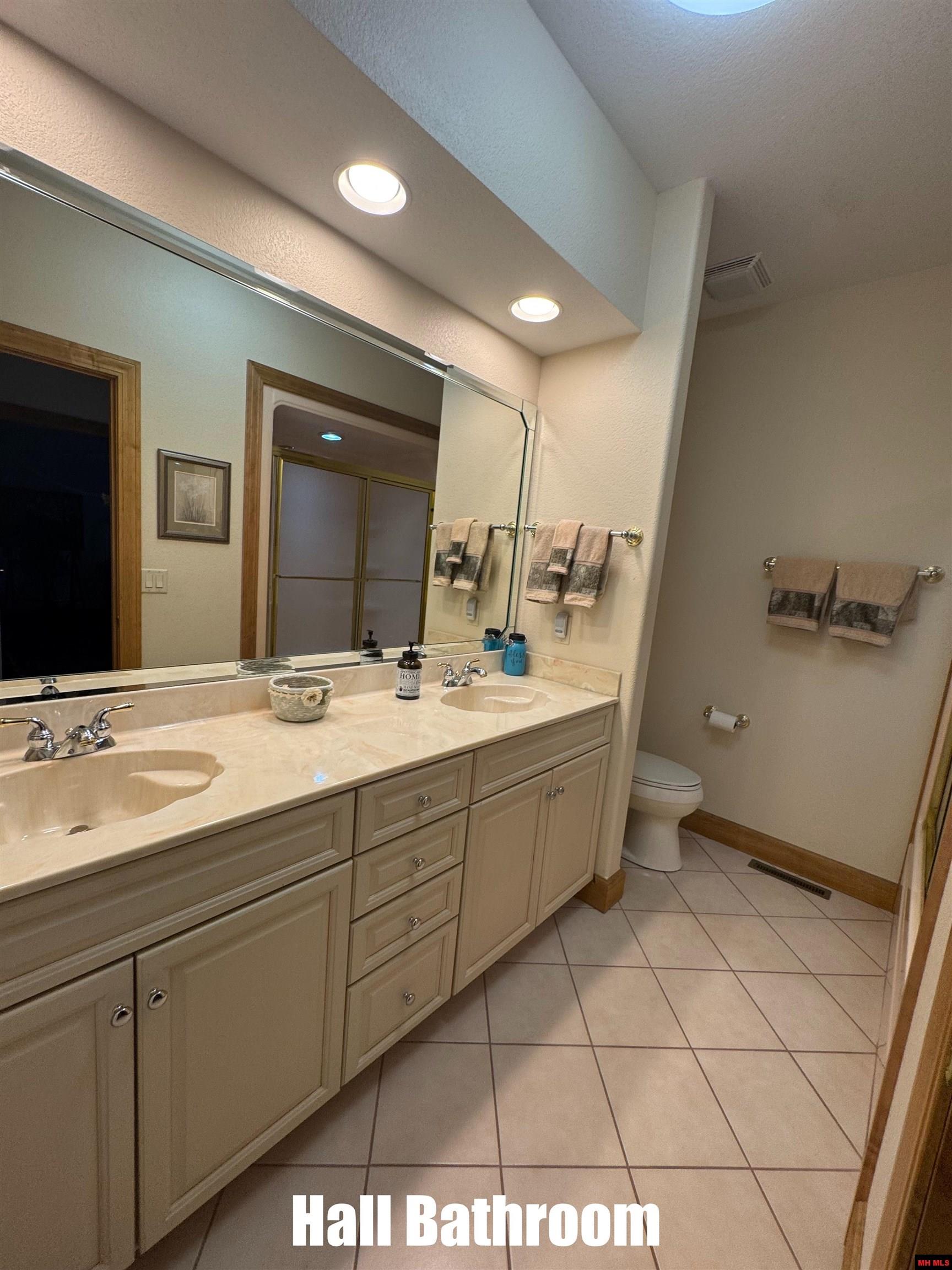960 PEBBLECREEK DRIVE Mountain Home, AR