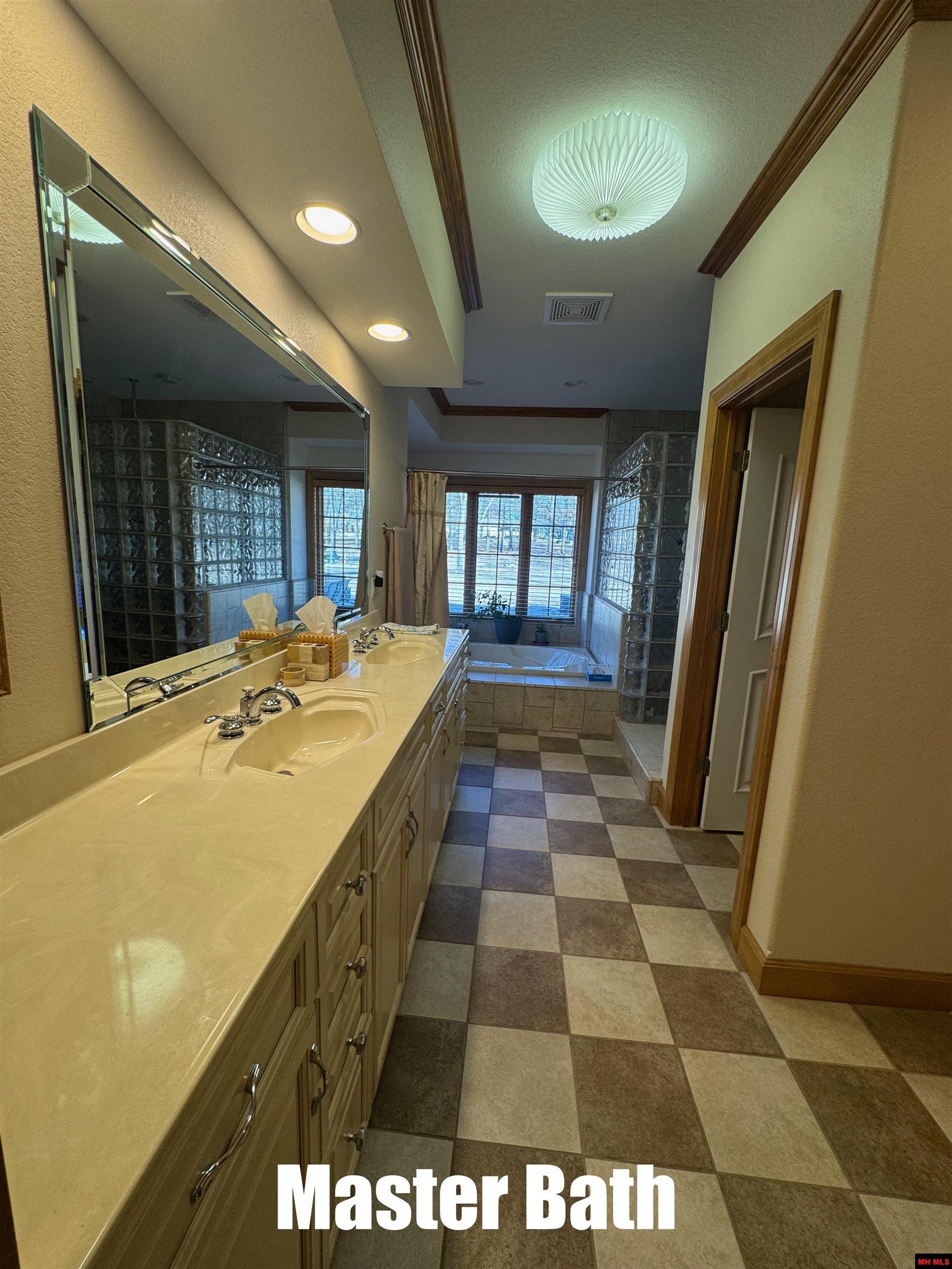 960 PEBBLECREEK DRIVE Mountain Home, AR